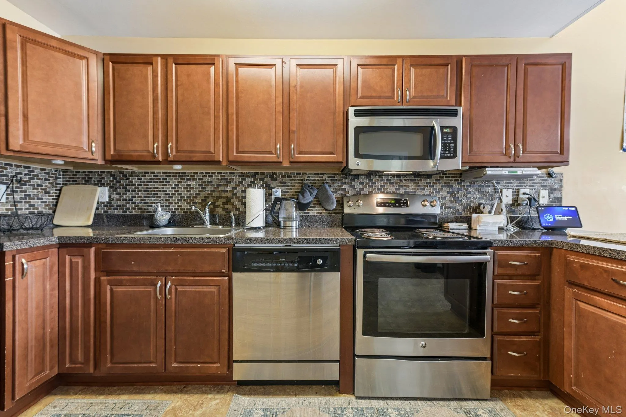 1120 Willow Lane, Hempstead, NY, 2 Bedrooms Bedrooms, ,2 BathroomsBathrooms,Residential,For Rent,Willow,0,1021041 1120 Willow Lane, Hempstead, NY, 2 Bedrooms Bedrooms, ,2 BathroomsBathrooms,Residential,For Rent,Willow,0,1021041