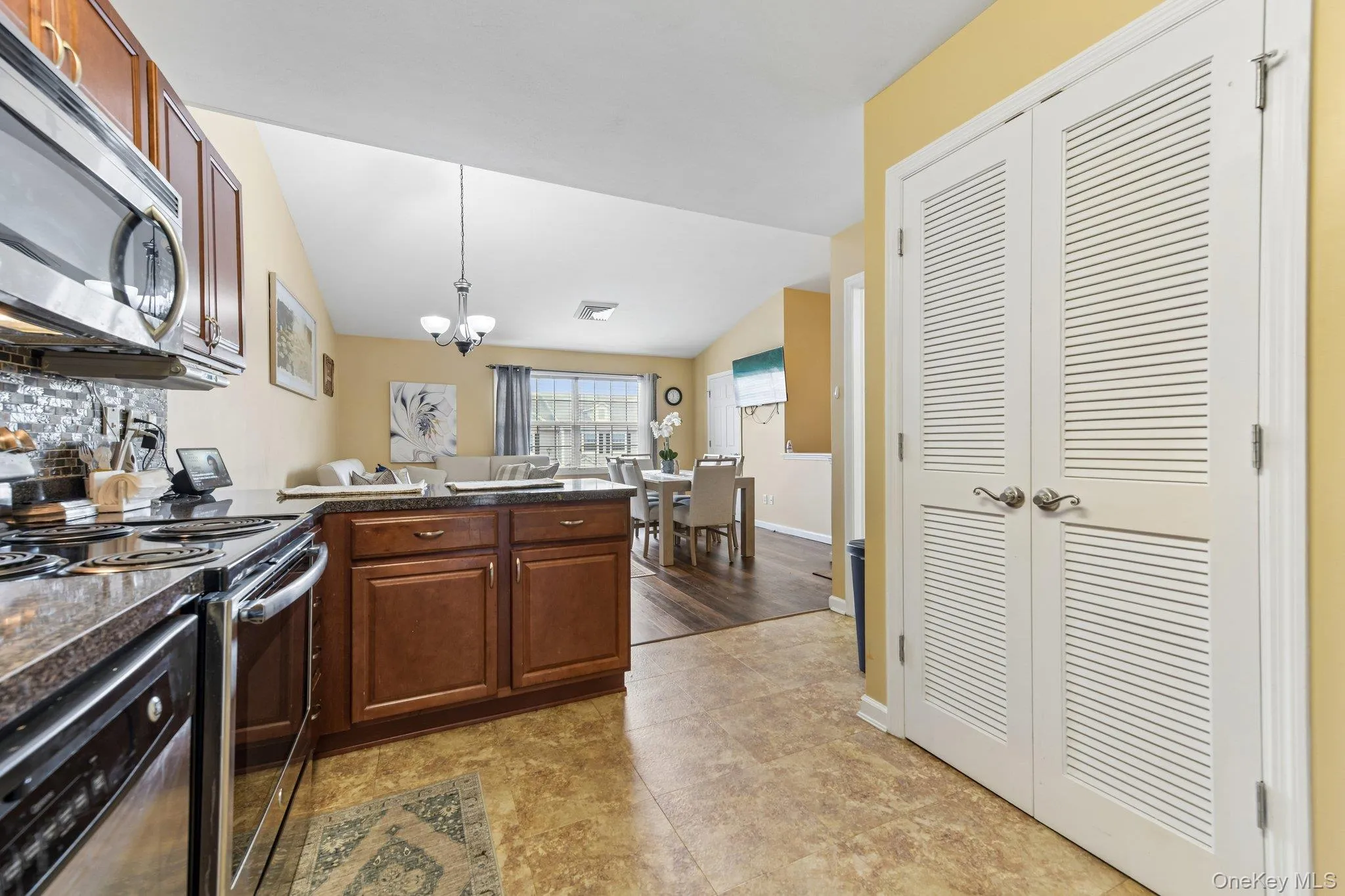1120 Willow Lane, Hempstead, NY, 2 Bedrooms Bedrooms, ,2 BathroomsBathrooms,Residential,For Rent,Willow,0,1021041 1120 Willow Lane, Hempstead, NY, 2 Bedrooms Bedrooms, ,2 BathroomsBathrooms,Residential,For Rent,Willow,0,1021041