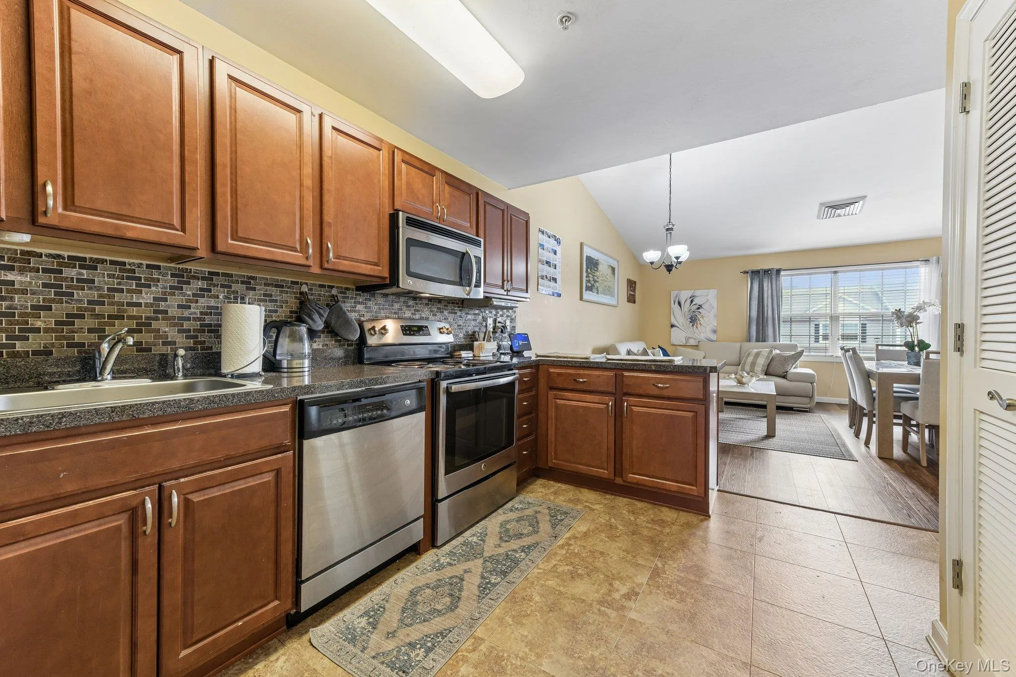 1120 Willow Lane, Hempstead, NY, 2 Bedrooms Bedrooms, ,2 BathroomsBathrooms,Residential,For Rent,Willow,0,1021041 1120 Willow Lane, Hempstead, NY, 2 Bedrooms Bedrooms, ,2 BathroomsBathrooms,Residential,For Rent,Willow,0,1021041
