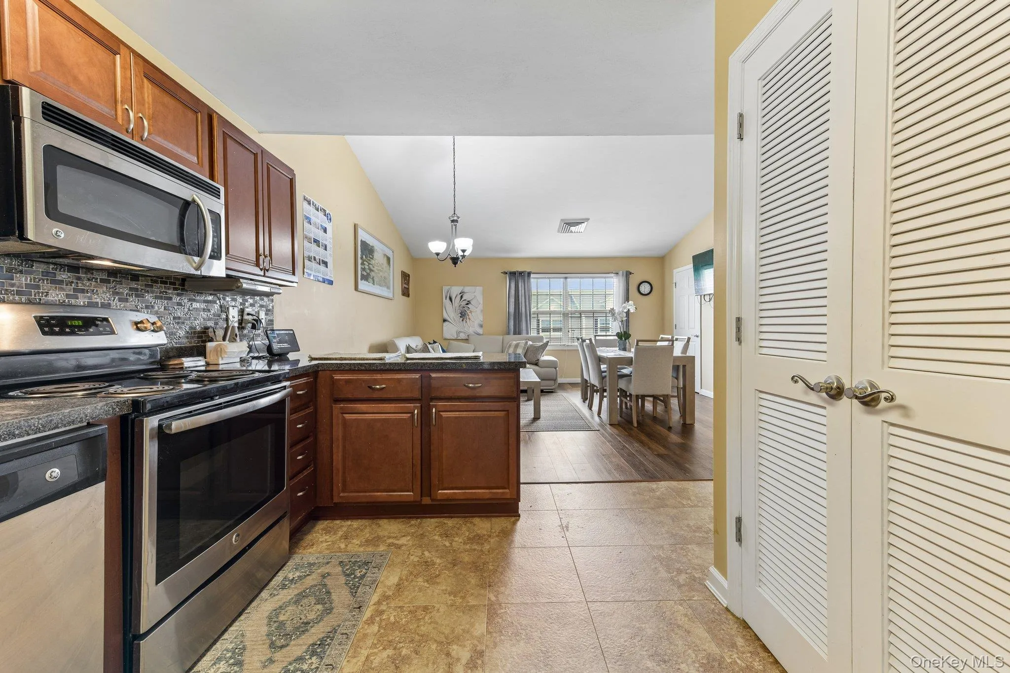 1120 Willow Lane, Hempstead, NY, 2 Bedrooms Bedrooms, ,2 BathroomsBathrooms,Residential,For Rent,Willow,0,1021041 1120 Willow Lane, Hempstead, NY, 2 Bedrooms Bedrooms, ,2 BathroomsBathrooms,Residential,For Rent,Willow,0,1021041