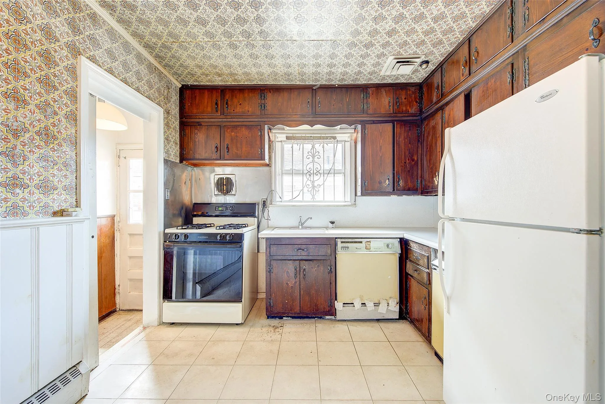 227-12 53rd Avenue, New York, NY, 3 Bedrooms Bedrooms, 6 Rooms Rooms,2 BathroomsBathrooms,Residential,For Rent,53rd,0,1021045 227-12 53rd Avenue, New York, NY, 3 Bedrooms Bedrooms, 6 Rooms Rooms,2 BathroomsBathrooms,Residential,For Rent,53rd,0,1021045