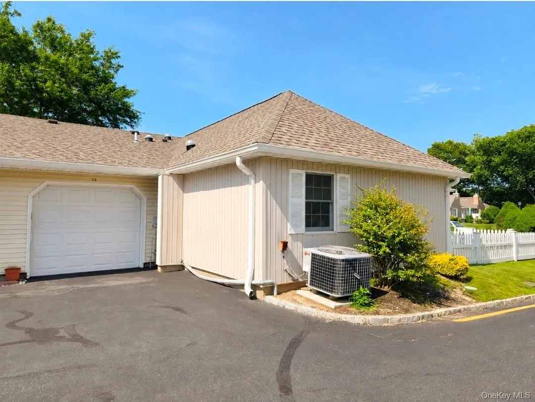 113 Revere Drive, Islip, NY, 2 Bedrooms Bedrooms, 5 Rooms Rooms,2 BathroomsBathrooms,Residential,For Rent,Revere,0,1021047 113 Revere Drive, Islip, NY, 2 Bedrooms Bedrooms, 5 Rooms Rooms,2 BathroomsBathrooms,Residential,For Rent,Revere,0,1021047