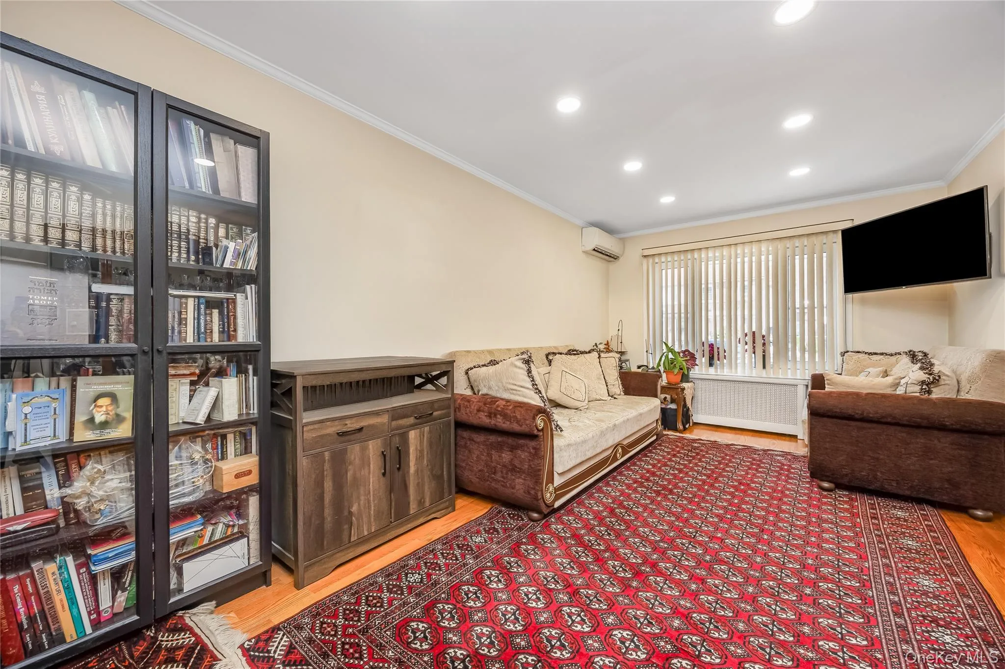 17316 Jewel Avenue, New York, NY, 3 Bedrooms Bedrooms, 6 Rooms Rooms,1 BathroomBathrooms,Residential,For Rent,Jewel,0,1021053 17316 Jewel Avenue, New York, NY, 3 Bedrooms Bedrooms, 6 Rooms Rooms,1 BathroomBathrooms,Residential,For Rent,Jewel,0,1021053