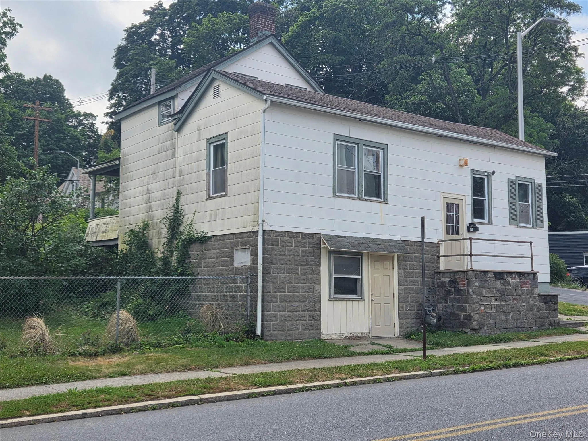 149 South Avenue, Poughkeepsie, NY, 2 Bedrooms Bedrooms, 6 Rooms Rooms,1 BathroomBathrooms,Residential,For Rent,South,0,1021054 149 South Avenue, Poughkeepsie, NY, 2 Bedrooms Bedrooms, 6 Rooms Rooms,1 BathroomBathrooms,Residential,For Rent,South,0,1021054