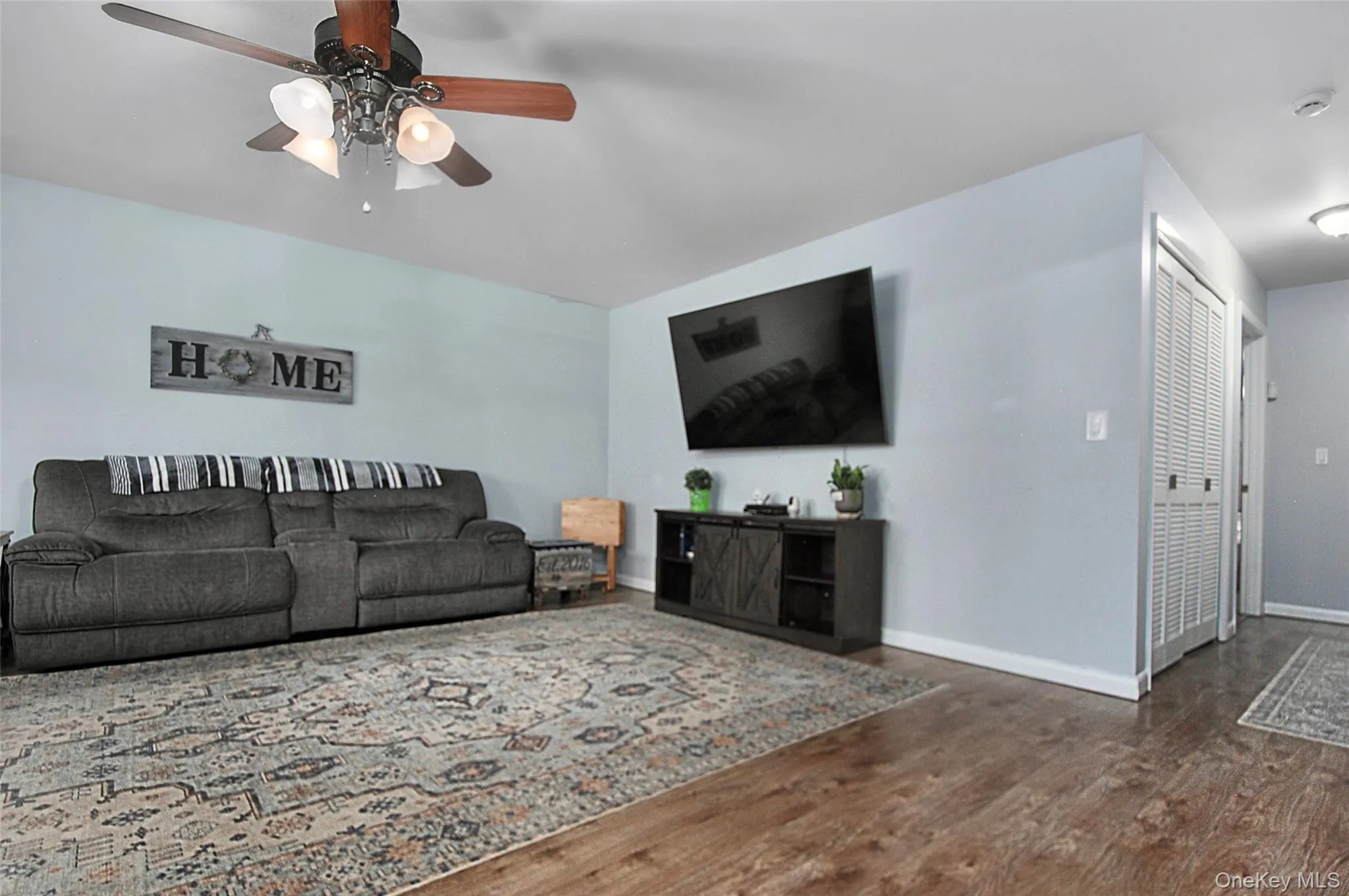 Open Living Room Space Open Living Room Space