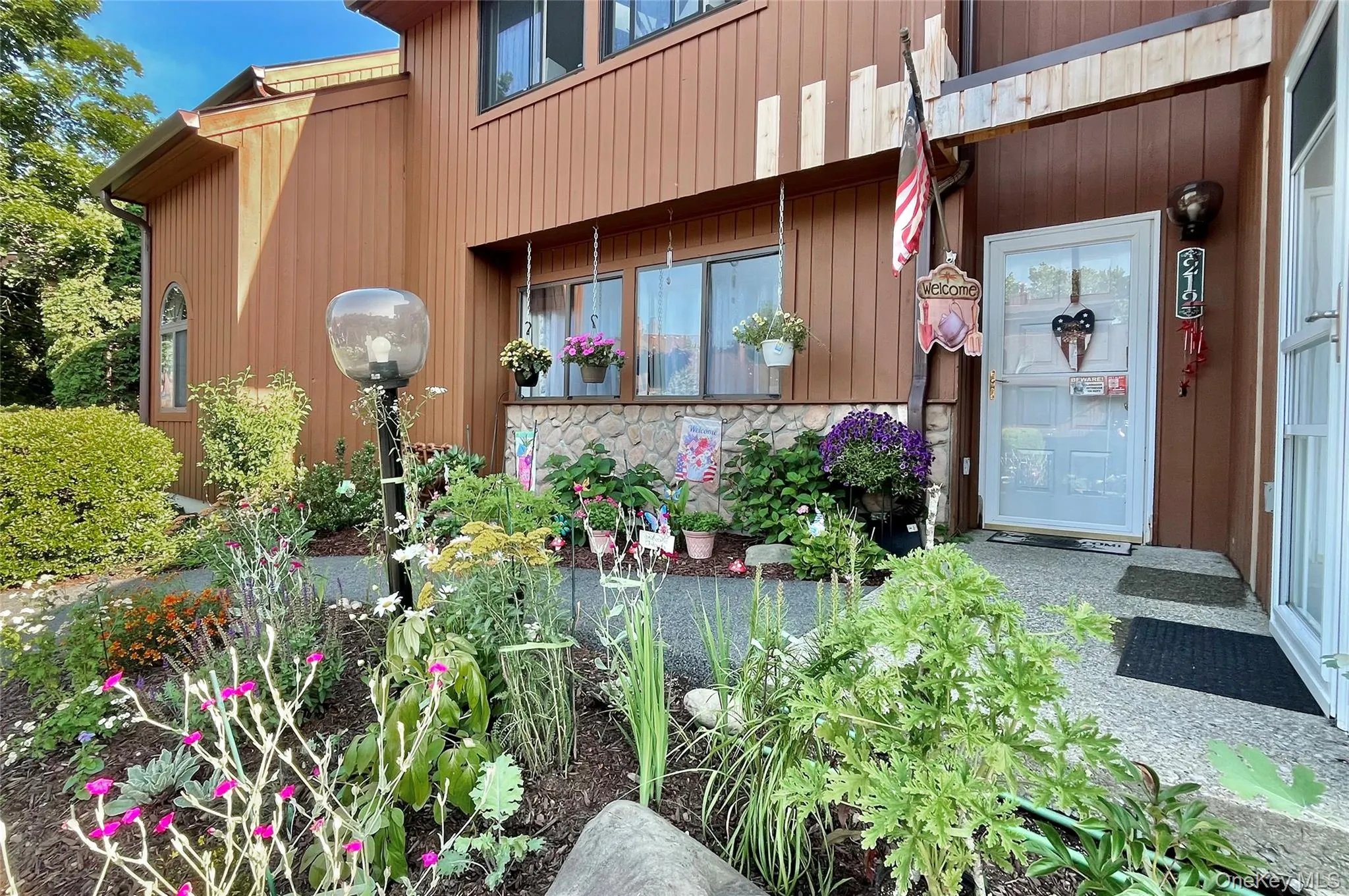 212 Falcon Court, Poughkeepsie (town), NY, 2 Bedrooms Bedrooms, 5 Rooms Rooms,2 BathroomsBathrooms,Residential,For Rent,Falcon,0,1021056 212 Falcon Court, Poughkeepsie (town), NY, 2 Bedrooms Bedrooms, 5 Rooms Rooms,2 BathroomsBathrooms,Residential,For Rent,Falcon,0,1021056