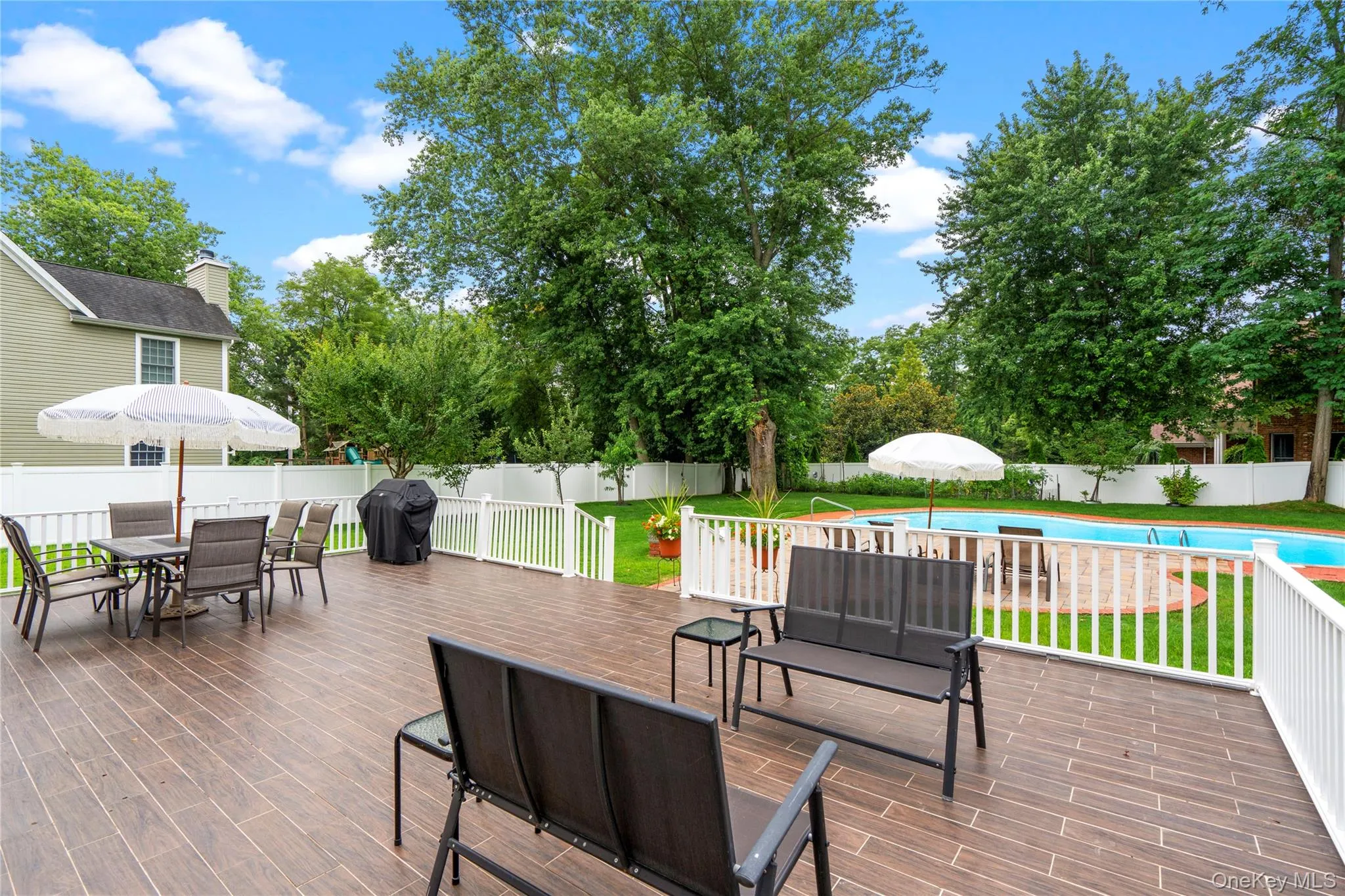 90 Meadow Glen Road, Smithtown, NY, 4 Bedrooms Bedrooms, 12 Rooms Rooms,3 BathroomsBathrooms,Residential,For Rent,Meadow Glen,0,1021060 90 Meadow Glen Road, Smithtown, NY, 4 Bedrooms Bedrooms, 12 Rooms Rooms,3 BathroomsBathrooms,Residential,For Rent,Meadow Glen,0,1021060