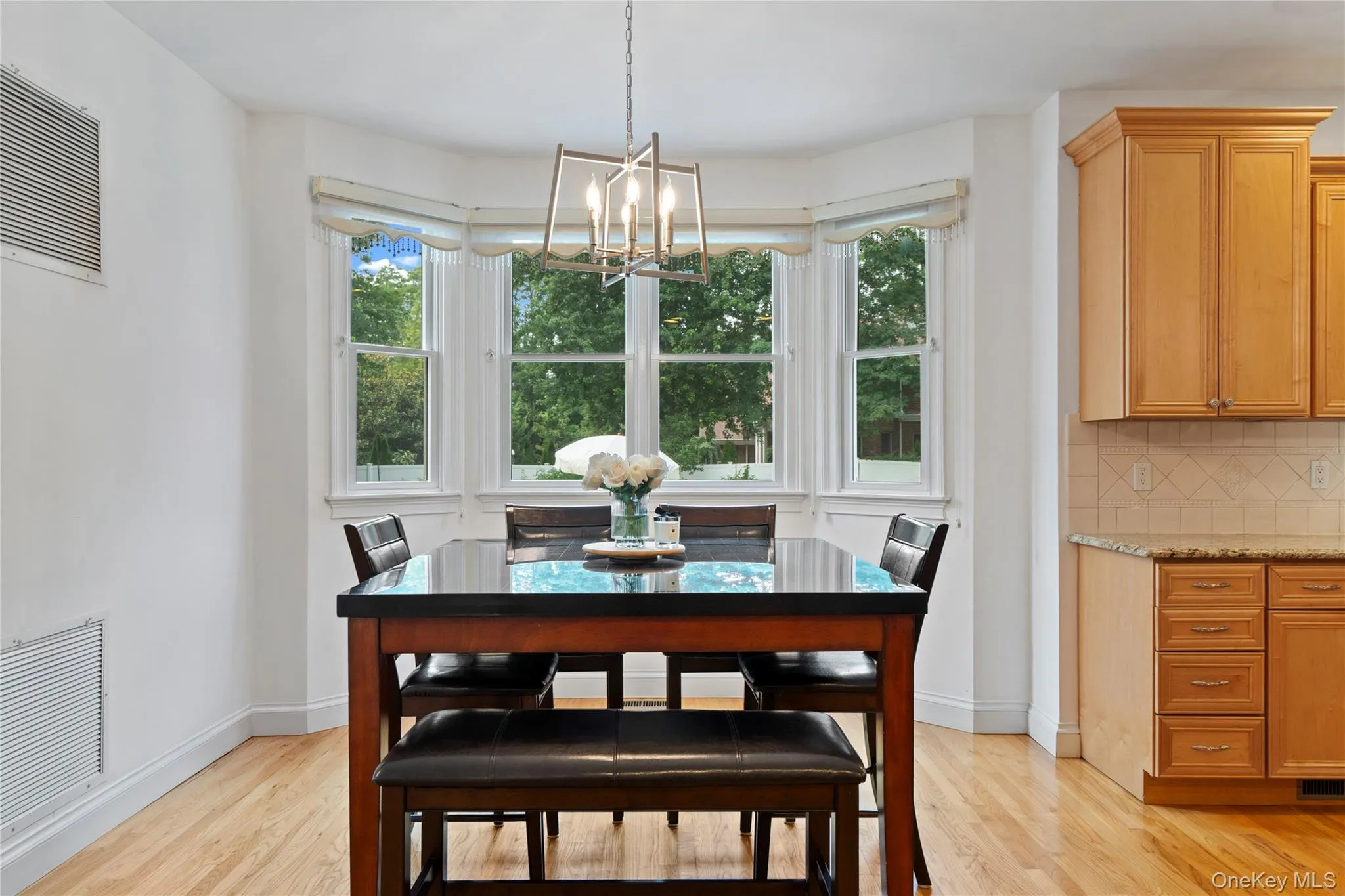 90 Meadow Glen Road, Smithtown, NY, 4 Bedrooms Bedrooms, 12 Rooms Rooms,3 BathroomsBathrooms,Residential,For Rent,Meadow Glen,0,1021060 90 Meadow Glen Road, Smithtown, NY, 4 Bedrooms Bedrooms, 12 Rooms Rooms,3 BathroomsBathrooms,Residential,For Rent,Meadow Glen,0,1021060