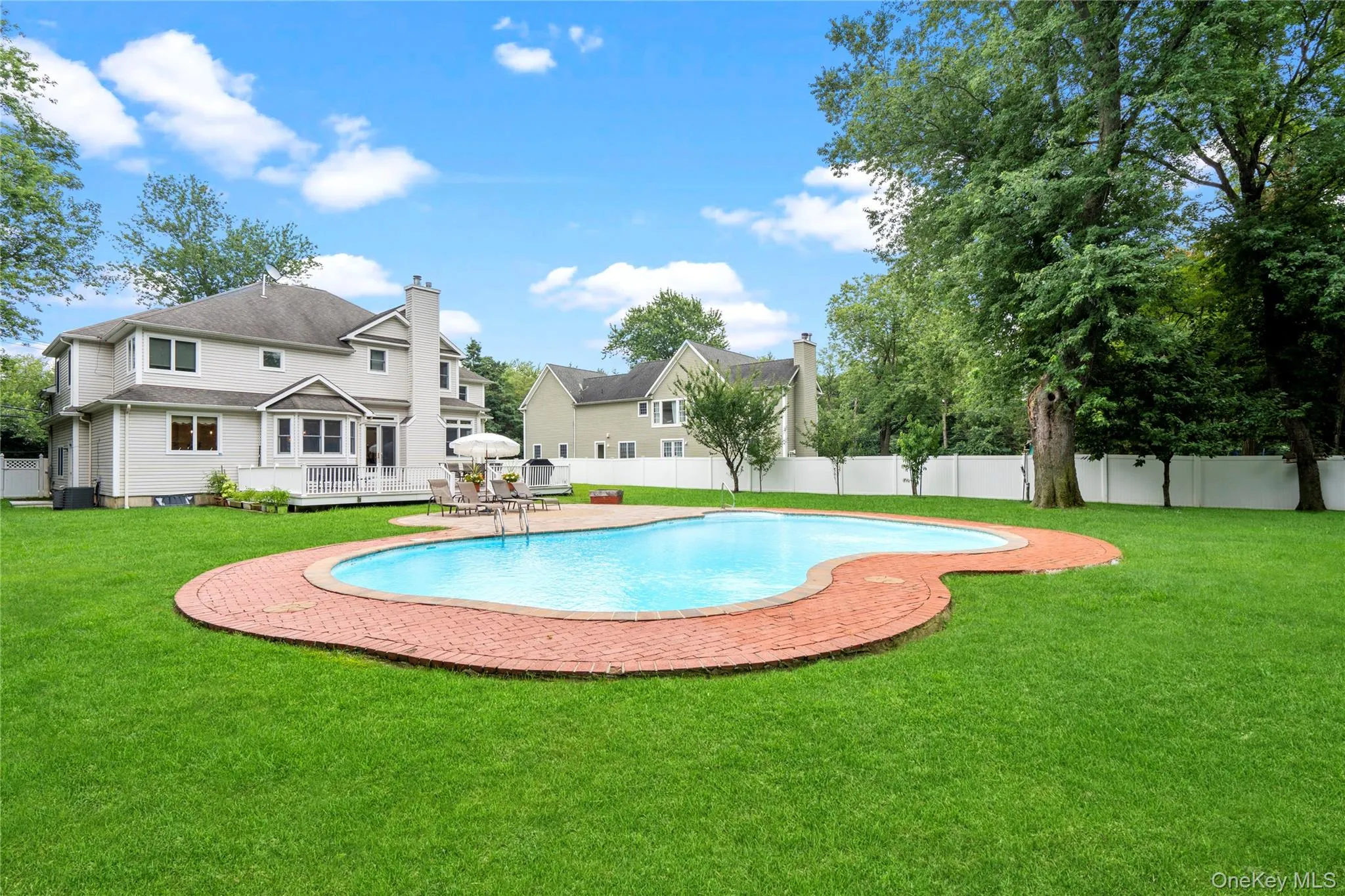 90 Meadow Glen Road, Smithtown, NY, 4 Bedrooms Bedrooms, 12 Rooms Rooms,3 BathroomsBathrooms,Residential,For Rent,Meadow Glen,0,1021060 90 Meadow Glen Road, Smithtown, NY, 4 Bedrooms Bedrooms, 12 Rooms Rooms,3 BathroomsBathrooms,Residential,For Rent,Meadow Glen,0,1021060