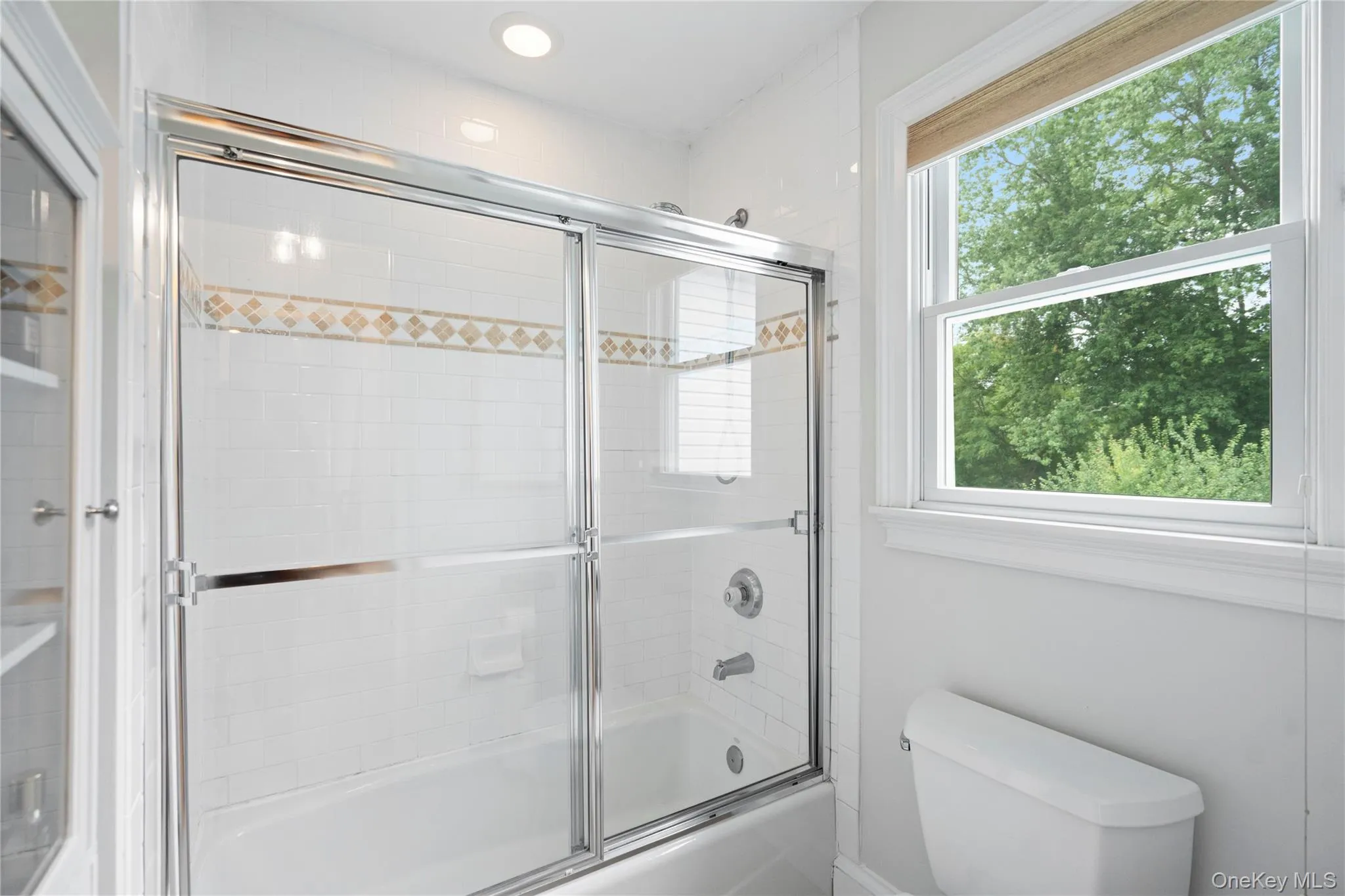 90 Meadow Glen Road, Smithtown, NY, 4 Bedrooms Bedrooms, 12 Rooms Rooms,3 BathroomsBathrooms,Residential,For Rent,Meadow Glen,0,1021060 90 Meadow Glen Road, Smithtown, NY, 4 Bedrooms Bedrooms, 12 Rooms Rooms,3 BathroomsBathrooms,Residential,For Rent,Meadow Glen,0,1021060