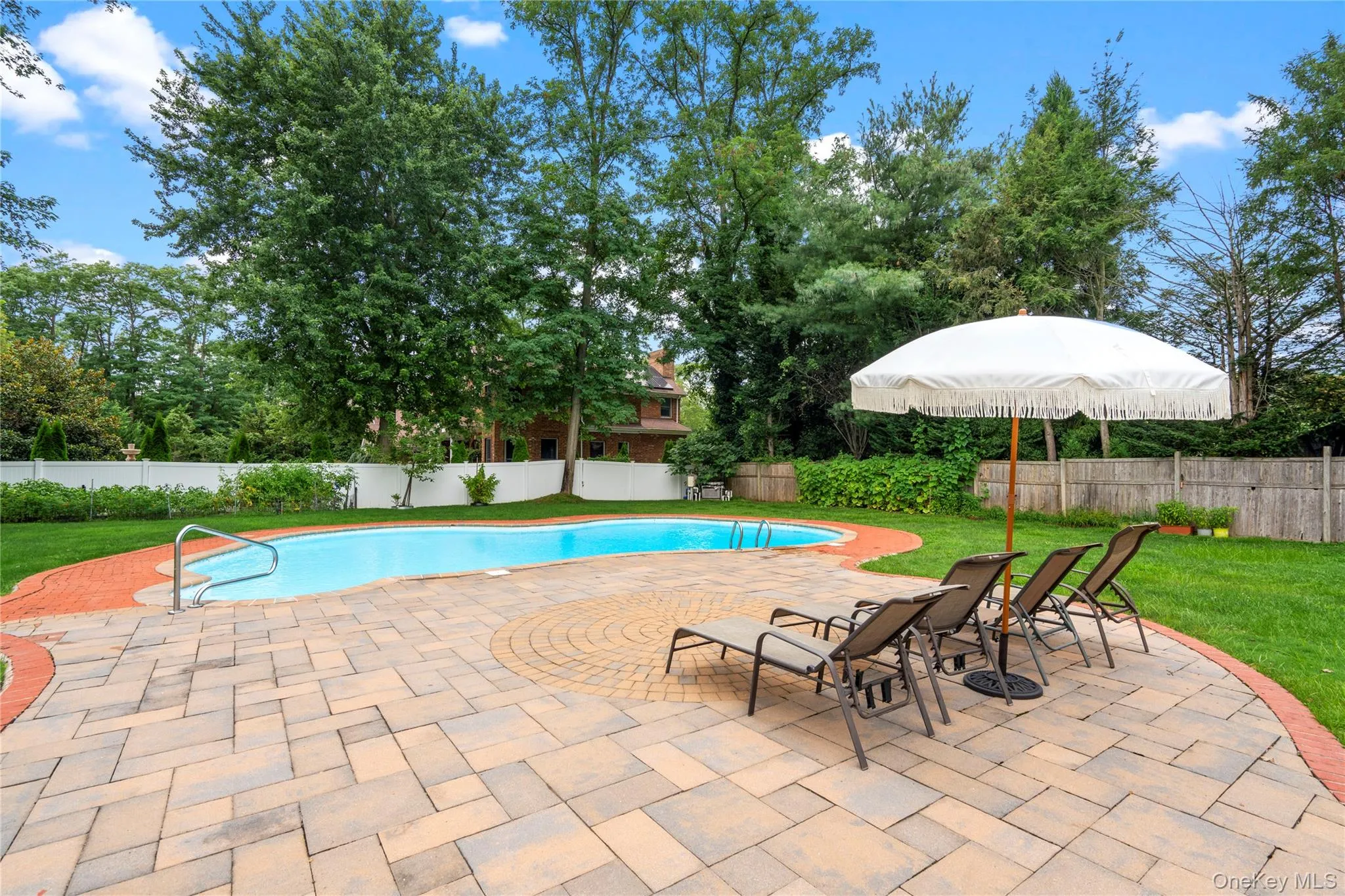 90 Meadow Glen Road, Smithtown, NY, 4 Bedrooms Bedrooms, 12 Rooms Rooms,3 BathroomsBathrooms,Residential,For Rent,Meadow Glen,0,1021060 90 Meadow Glen Road, Smithtown, NY, 4 Bedrooms Bedrooms, 12 Rooms Rooms,3 BathroomsBathrooms,Residential,For Rent,Meadow Glen,0,1021060