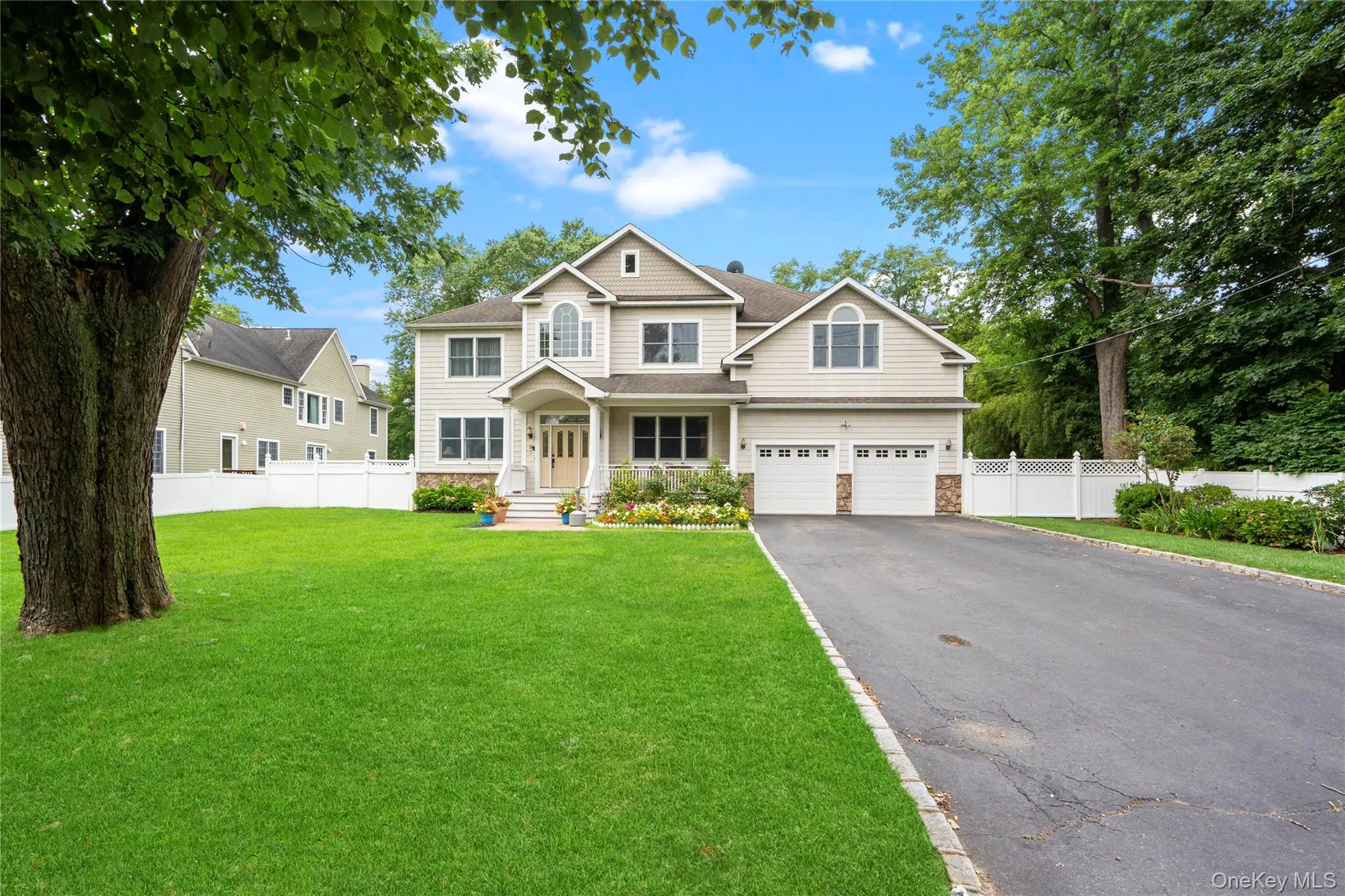 90 Meadow Glen Road, Smithtown, NY, 4 Bedrooms Bedrooms, 12 Rooms Rooms,3 BathroomsBathrooms,Residential,For Rent,Meadow Glen,0,1021060 90 Meadow Glen Road, Smithtown, NY, 4 Bedrooms Bedrooms, 12 Rooms Rooms,3 BathroomsBathrooms,Residential,For Rent,Meadow Glen,0,1021060