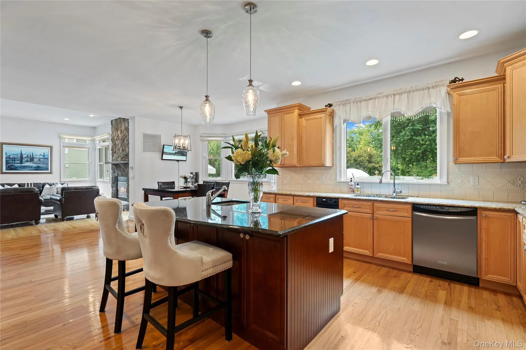 90 Meadow Glen Road, Smithtown, NY, 4 Bedrooms Bedrooms, 12 Rooms Rooms,3 BathroomsBathrooms,Residential,For Rent,Meadow Glen,0,1021060 90 Meadow Glen Road, Smithtown, NY, 4 Bedrooms Bedrooms, 12 Rooms Rooms,3 BathroomsBathrooms,Residential,For Rent,Meadow Glen,0,1021060