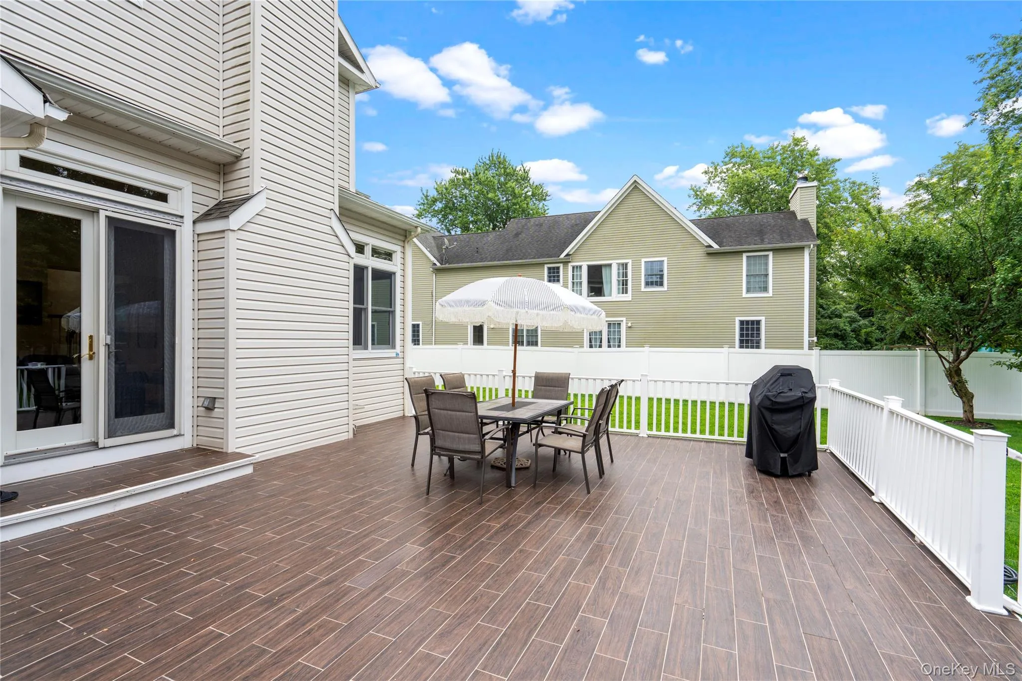 90 Meadow Glen Road, Smithtown, NY, 4 Bedrooms Bedrooms, 12 Rooms Rooms,3 BathroomsBathrooms,Residential,For Rent,Meadow Glen,0,1021060 90 Meadow Glen Road, Smithtown, NY, 4 Bedrooms Bedrooms, 12 Rooms Rooms,3 BathroomsBathrooms,Residential,For Rent,Meadow Glen,0,1021060