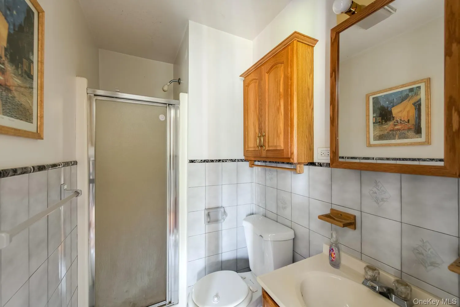 Main bathroom Main bathroom