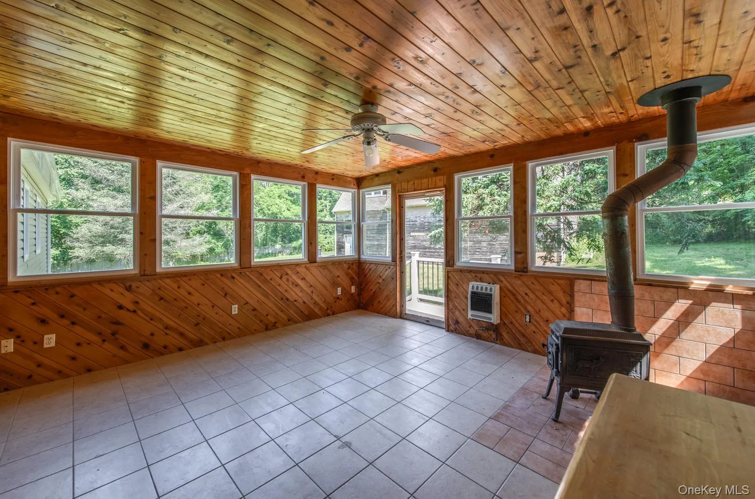 Great additional living space Great additional living space
