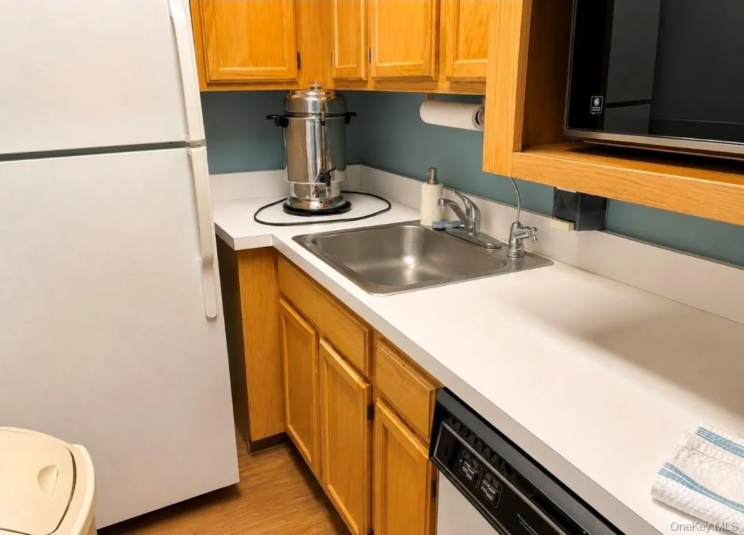 7 Daria Drive, Islip, NY, 2 Bedrooms Bedrooms, 5 Rooms Rooms,2 BathroomsBathrooms,Residential,For Rent,Daria,0,1021064 7 Daria Drive, Islip, NY, 2 Bedrooms Bedrooms, 5 Rooms Rooms,2 BathroomsBathrooms,Residential,For Rent,Daria,0,1021064