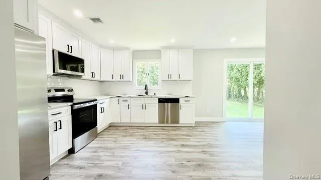 16 Adobe Drive, Brookhaven, NY, 3 Bedrooms Bedrooms, 7 Rooms Rooms,2 BathroomsBathrooms,Residential,For Rent,Adobe,0,1021068 16 Adobe Drive, Brookhaven, NY, 3 Bedrooms Bedrooms, 7 Rooms Rooms,2 BathroomsBathrooms,Residential,For Rent,Adobe,0,1021068