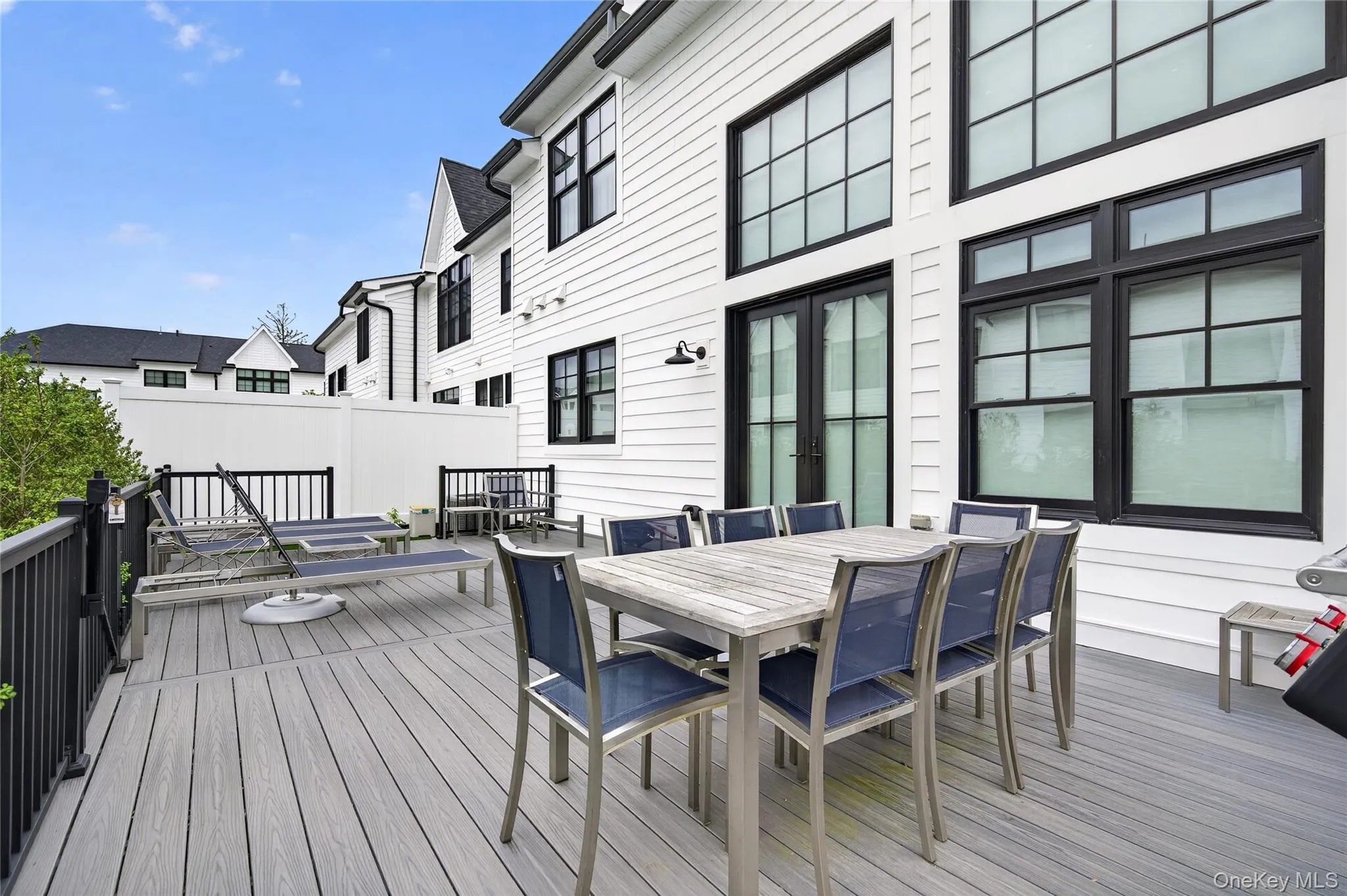 Deck (extended) Deck (extended)