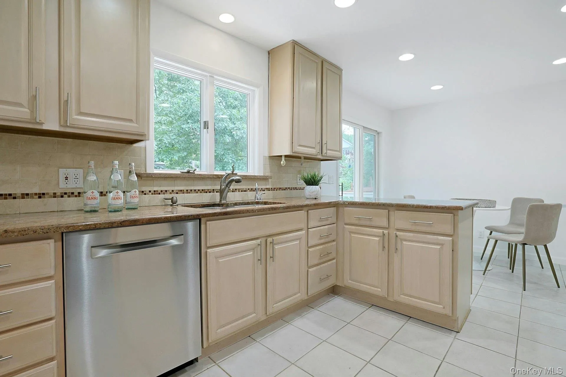 67 Belleau Avenue, New Rochelle, NY, 3 Bedrooms Bedrooms, 7 Rooms Rooms,2 BathroomsBathrooms,Residential,For Rent,Belleau,0,1021075 67 Belleau Avenue, New Rochelle, NY, 3 Bedrooms Bedrooms, 7 Rooms Rooms,2 BathroomsBathrooms,Residential,For Rent,Belleau,0,1021075