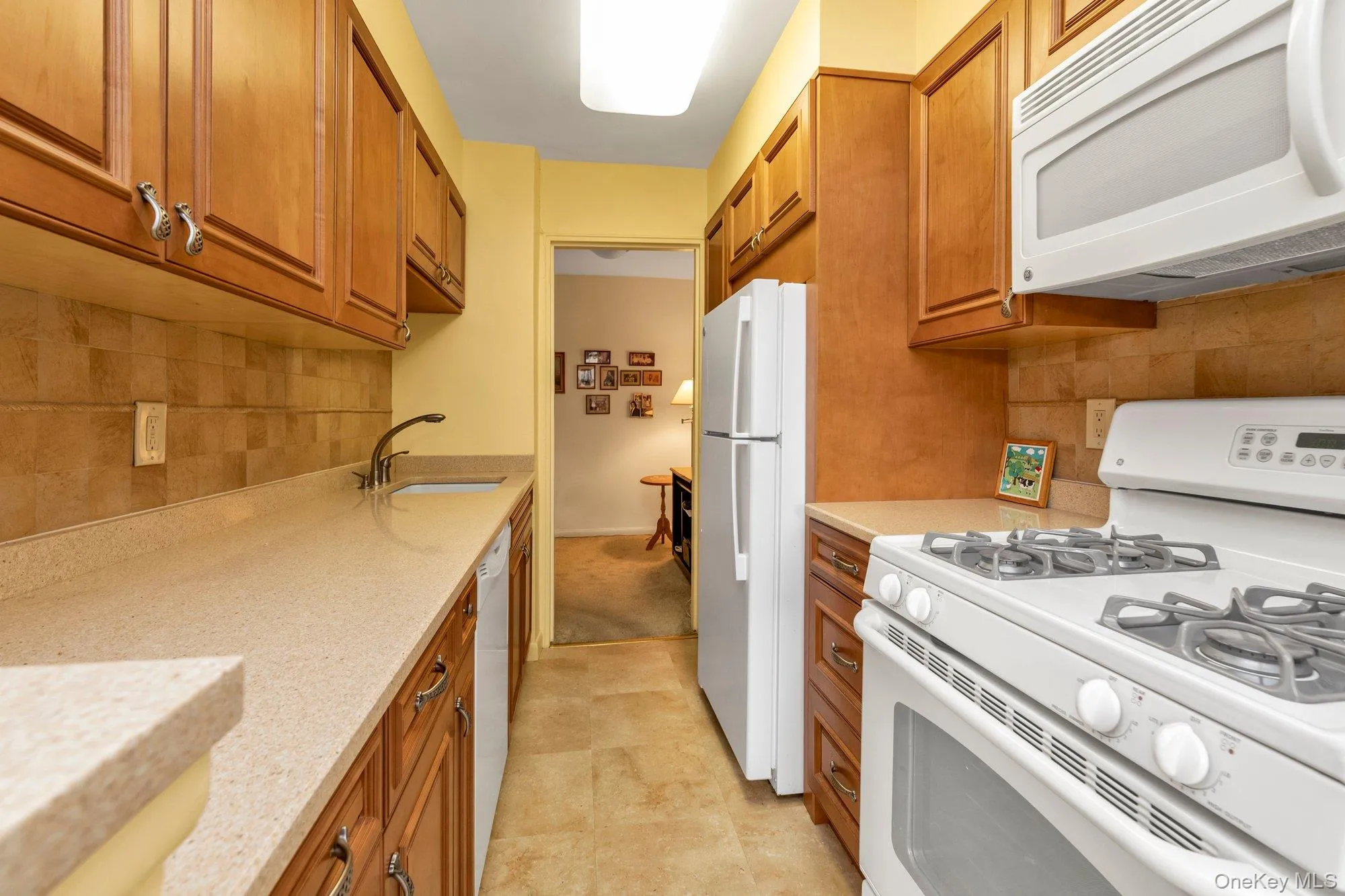 3 Birchwood Court, North Hempstead, NY, 1 Bedroom Bedrooms, 5 Rooms Rooms,1 BathroomBathrooms,Residential,For Rent,Birchwood,0,1021082 3 Birchwood Court, North Hempstead, NY, 1 Bedroom Bedrooms, 5 Rooms Rooms,1 BathroomBathrooms,Residential,For Rent,Birchwood,0,1021082