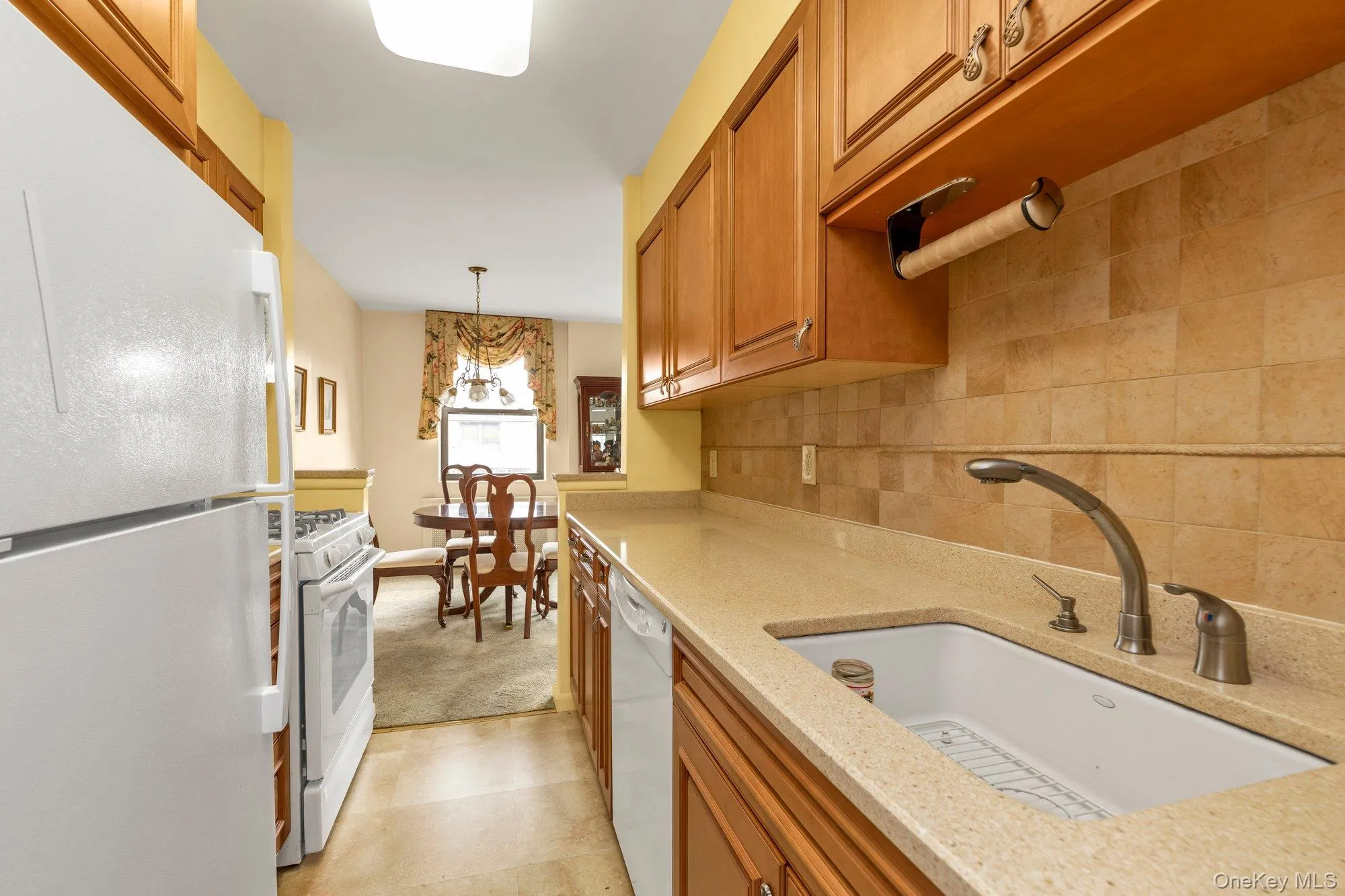 3 Birchwood Court, North Hempstead, NY, 1 Bedroom Bedrooms, 5 Rooms Rooms,1 BathroomBathrooms,Residential,For Rent,Birchwood,0,1021082 3 Birchwood Court, North Hempstead, NY, 1 Bedroom Bedrooms, 5 Rooms Rooms,1 BathroomBathrooms,Residential,For Rent,Birchwood,0,1021082