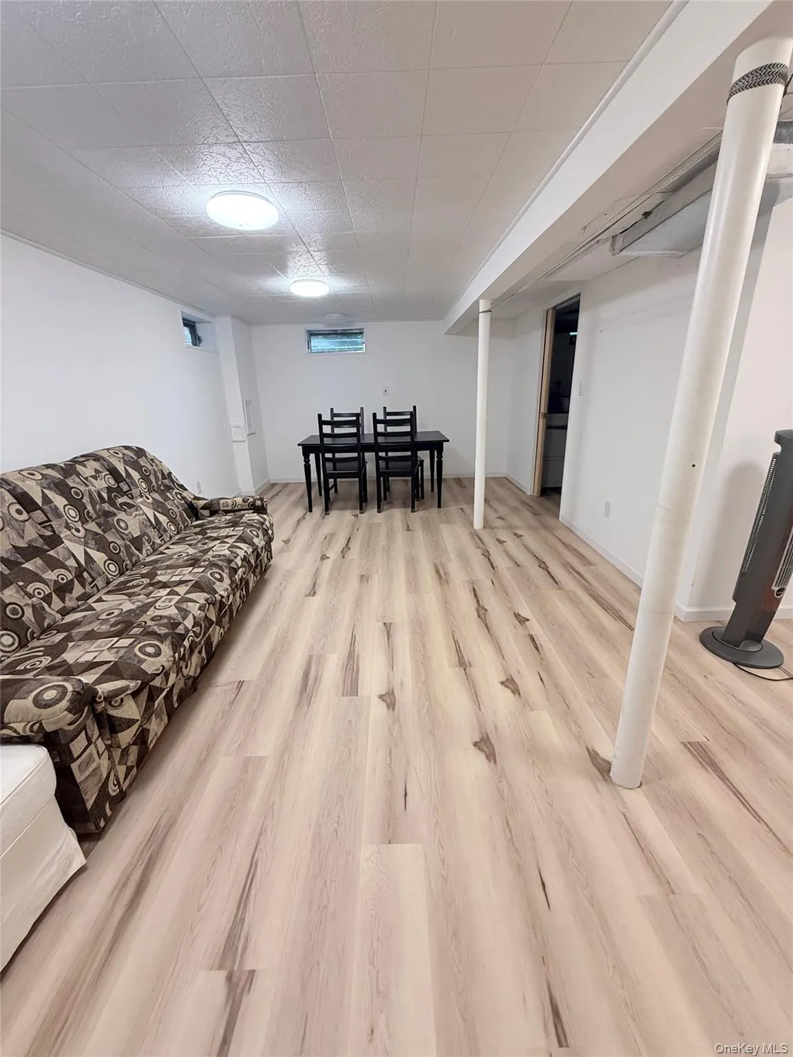 28 Peachtree Lane, Oyster Bay, NY, 3 Bedrooms Bedrooms, 9 Rooms Rooms,2 BathroomsBathrooms,Residential Lease,For Rent,Peachtree,0,1021083 28 Peachtree Lane, Oyster Bay, NY, 3 Bedrooms Bedrooms, 9 Rooms Rooms,2 BathroomsBathrooms,Residential Lease,For Rent,Peachtree,0,1021083