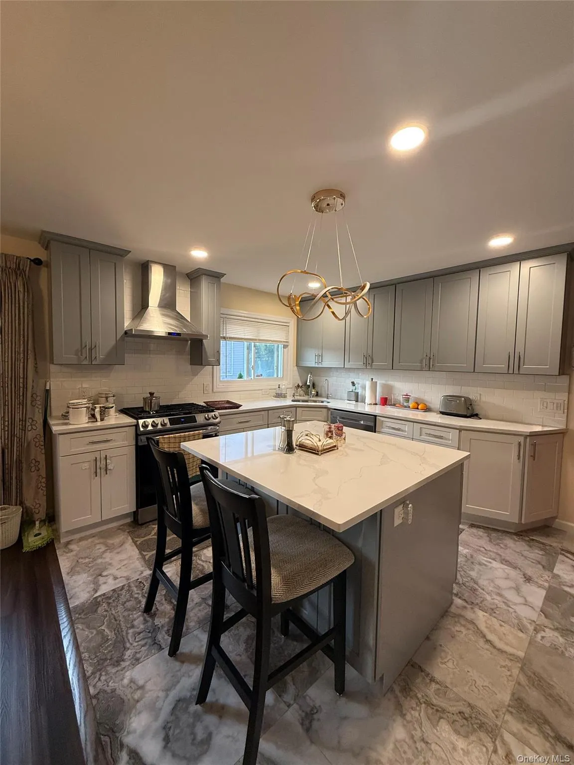 28 Peachtree Lane, Oyster Bay, NY, 3 Bedrooms Bedrooms, 9 Rooms Rooms,2 BathroomsBathrooms,Residential Lease,For Rent,Peachtree,0,1021083 28 Peachtree Lane, Oyster Bay, NY, 3 Bedrooms Bedrooms, 9 Rooms Rooms,2 BathroomsBathrooms,Residential Lease,For Rent,Peachtree,0,1021083