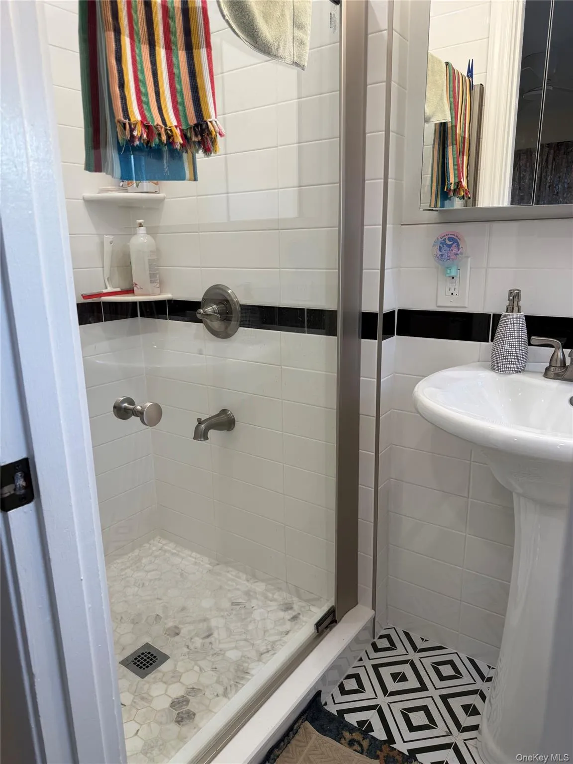 28 Peachtree Lane, Oyster Bay, NY, 3 Bedrooms Bedrooms, 9 Rooms Rooms,2 BathroomsBathrooms,Residential Lease,For Rent,Peachtree,0,1021083 28 Peachtree Lane, Oyster Bay, NY, 3 Bedrooms Bedrooms, 9 Rooms Rooms,2 BathroomsBathrooms,Residential Lease,For Rent,Peachtree,0,1021083
