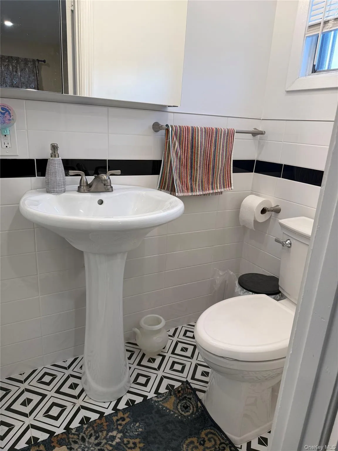 28 Peachtree Lane, Oyster Bay, NY, 3 Bedrooms Bedrooms, 9 Rooms Rooms,2 BathroomsBathrooms,Residential Lease,For Rent,Peachtree,0,1021083 28 Peachtree Lane, Oyster Bay, NY, 3 Bedrooms Bedrooms, 9 Rooms Rooms,2 BathroomsBathrooms,Residential Lease,For Rent,Peachtree,0,1021083