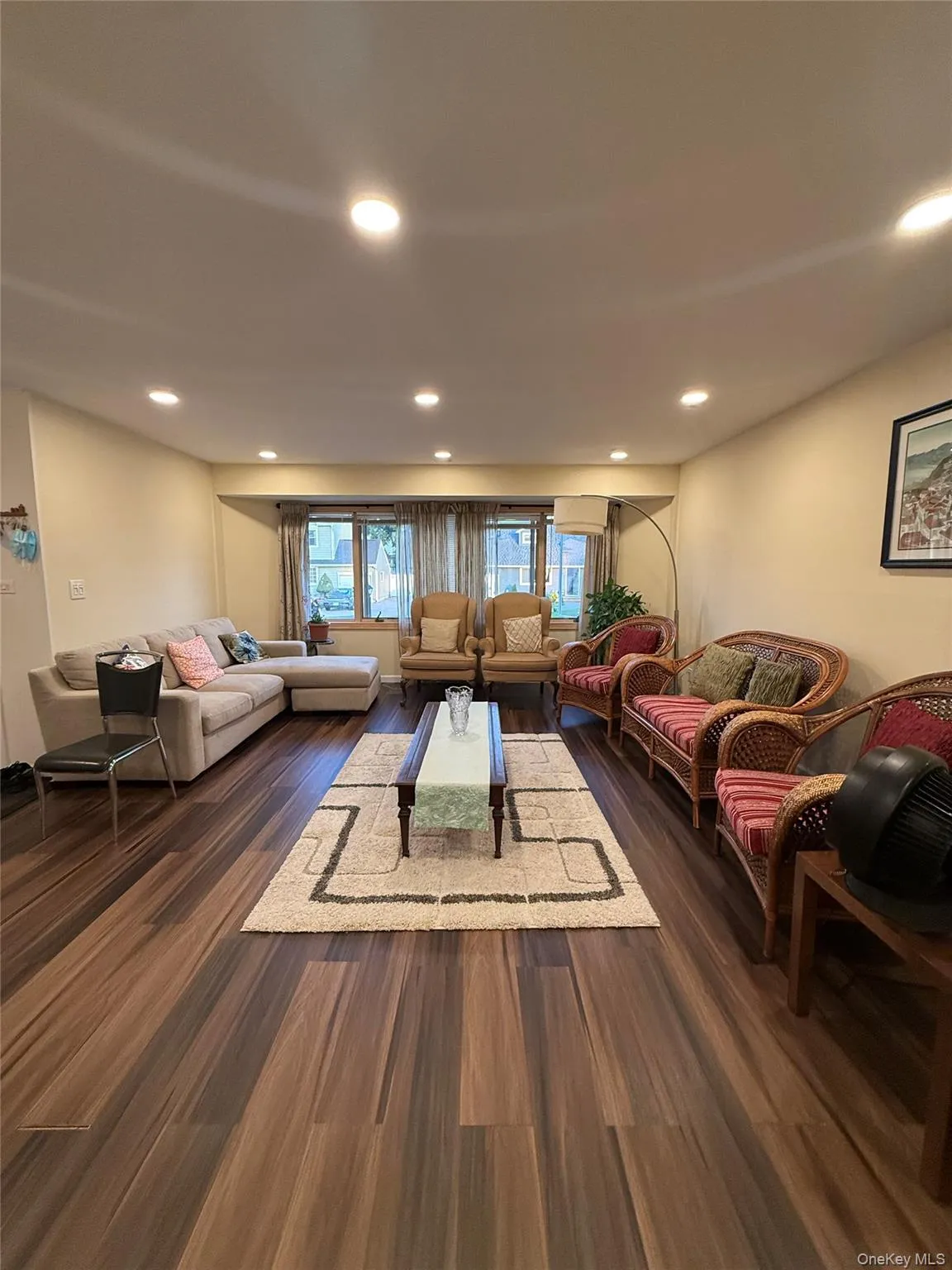 28 Peachtree Lane, Oyster Bay, NY, 3 Bedrooms Bedrooms, 9 Rooms Rooms,2 BathroomsBathrooms,Residential Lease,For Rent,Peachtree,0,1021083 28 Peachtree Lane, Oyster Bay, NY, 3 Bedrooms Bedrooms, 9 Rooms Rooms,2 BathroomsBathrooms,Residential Lease,For Rent,Peachtree,0,1021083