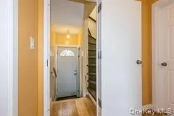 79 Onderdonk Avenue, North Hempstead, NY, 2 Bedrooms Bedrooms, 5 Rooms Rooms,1 BathroomBathrooms,Residential Lease,For Rent,Onderdonk,0,1021086 79 Onderdonk Avenue, North Hempstead, NY, 2 Bedrooms Bedrooms, 5 Rooms Rooms,1 BathroomBathrooms,Residential Lease,For Rent,Onderdonk,0,1021086