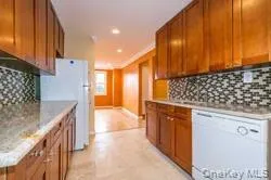 79 Onderdonk Avenue, North Hempstead, NY, 2 Bedrooms Bedrooms, 5 Rooms Rooms,1 BathroomBathrooms,Residential Lease,For Rent,Onderdonk,0,1021086 79 Onderdonk Avenue, North Hempstead, NY, 2 Bedrooms Bedrooms, 5 Rooms Rooms,1 BathroomBathrooms,Residential Lease,For Rent,Onderdonk,0,1021086