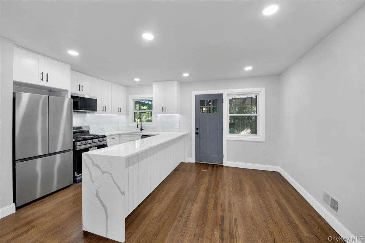 1052 227th Street, New York, NY, 4 Bedrooms Bedrooms, 6 Rooms Rooms,2 BathroomsBathrooms,Residential,For Rent,227th,0,1021087 1052 227th Street, New York, NY, 4 Bedrooms Bedrooms, 6 Rooms Rooms,2 BathroomsBathrooms,Residential,For Rent,227th,0,1021087