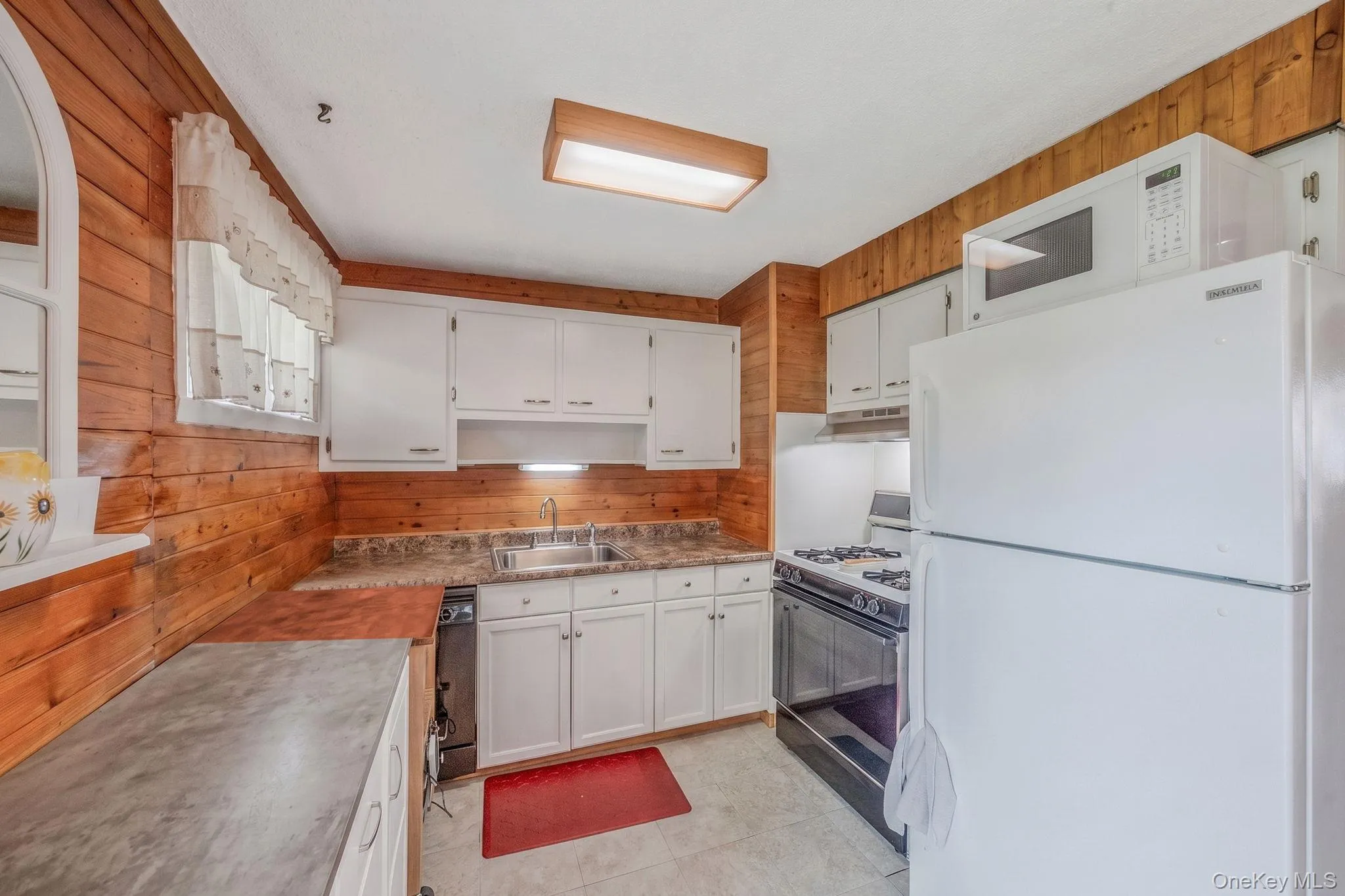 22 Jane Street, Brookhaven, NY, 3 Bedrooms Bedrooms, 7 Rooms Rooms,1 BathroomBathrooms,Residential,For Rent,Jane,0,1021089 22 Jane Street, Brookhaven, NY, 3 Bedrooms Bedrooms, 7 Rooms Rooms,1 BathroomBathrooms,Residential,For Rent,Jane,0,1021089