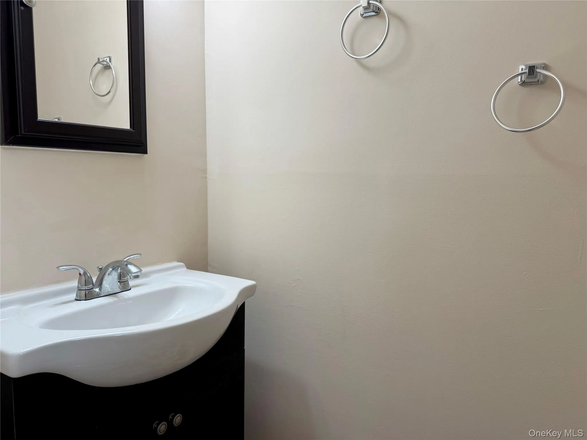40 Seabrook Lane, Brookhaven, NY, 3 Bedrooms Bedrooms, 8 Rooms Rooms,2 BathroomsBathrooms,Residential Lease,For Rent,Seabrook,0,1021092 40 Seabrook Lane, Brookhaven, NY, 3 Bedrooms Bedrooms, 8 Rooms Rooms,2 BathroomsBathrooms,Residential Lease,For Rent,Seabrook,0,1021092