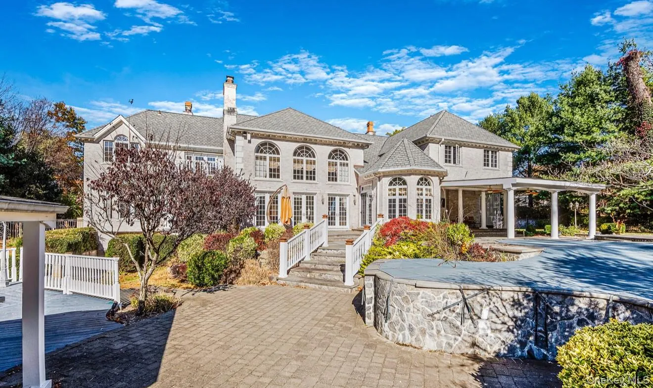 30 Arden Lane, North Hempstead, NY, 6 Bedrooms Bedrooms, 16 Rooms Rooms,6 BathroomsBathrooms,Residential Lease,For Rent,Arden,0,1021093 30 Arden Lane, North Hempstead, NY, 6 Bedrooms Bedrooms, 16 Rooms Rooms,6 BathroomsBathrooms,Residential Lease,For Rent,Arden,0,1021093