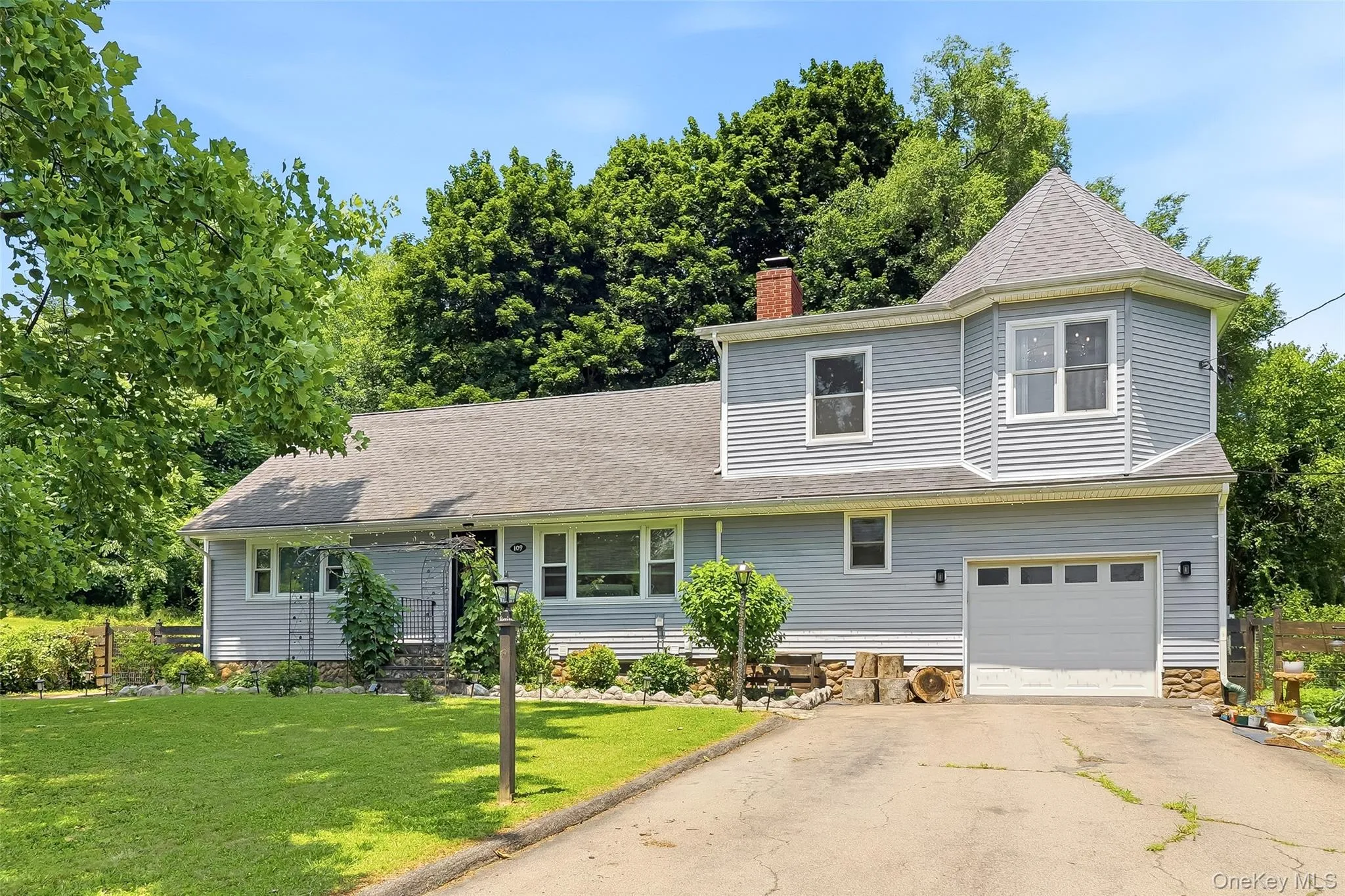 109 Chelsea Road, Wappinger, NY, 4 Bedrooms Bedrooms, 9 Rooms Rooms,2 BathroomsBathrooms,Residential,For Rent,Chelsea,0,1021101 109 Chelsea Road, Wappinger, NY, 4 Bedrooms Bedrooms, 9 Rooms Rooms,2 BathroomsBathrooms,Residential,For Rent,Chelsea,0,1021101