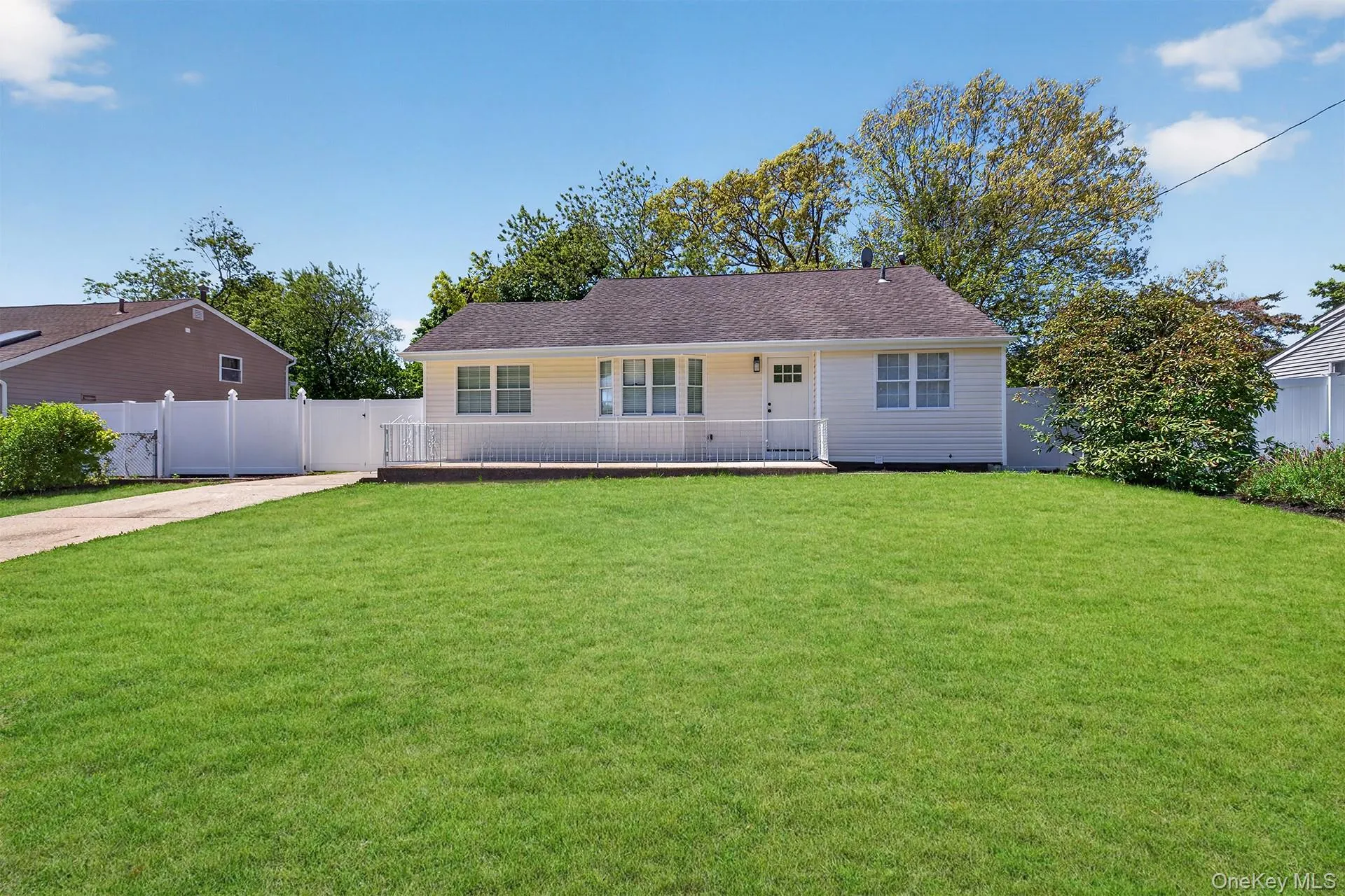 23 Champlain Street, Brookhaven, NY, 3 Bedrooms Bedrooms, 9 Rooms Rooms,2 BathroomsBathrooms,Residential,For Rent,Champlain,0,1021103 23 Champlain Street, Brookhaven, NY, 3 Bedrooms Bedrooms, 9 Rooms Rooms,2 BathroomsBathrooms,Residential,For Rent,Champlain,0,1021103