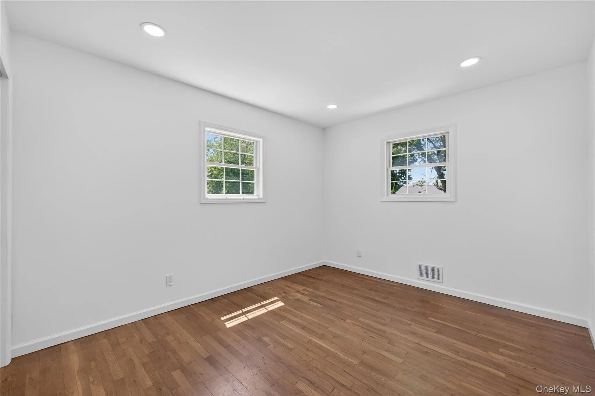 23 Champlain Street, Brookhaven, NY, 3 Bedrooms Bedrooms, 9 Rooms Rooms,2 BathroomsBathrooms,Residential,For Rent,Champlain,0,1021103 23 Champlain Street, Brookhaven, NY, 3 Bedrooms Bedrooms, 9 Rooms Rooms,2 BathroomsBathrooms,Residential,For Rent,Champlain,0,1021103