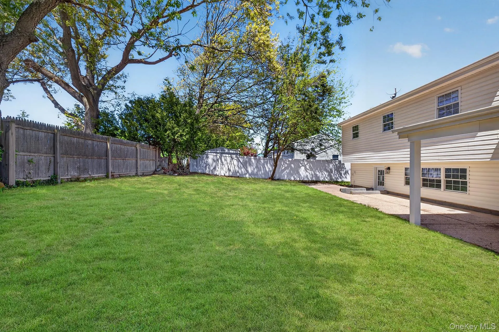 23 Champlain Street, Brookhaven, NY, 3 Bedrooms Bedrooms, 9 Rooms Rooms,2 BathroomsBathrooms,Residential,For Rent,Champlain,0,1021103 23 Champlain Street, Brookhaven, NY, 3 Bedrooms Bedrooms, 9 Rooms Rooms,2 BathroomsBathrooms,Residential,For Rent,Champlain,0,1021103