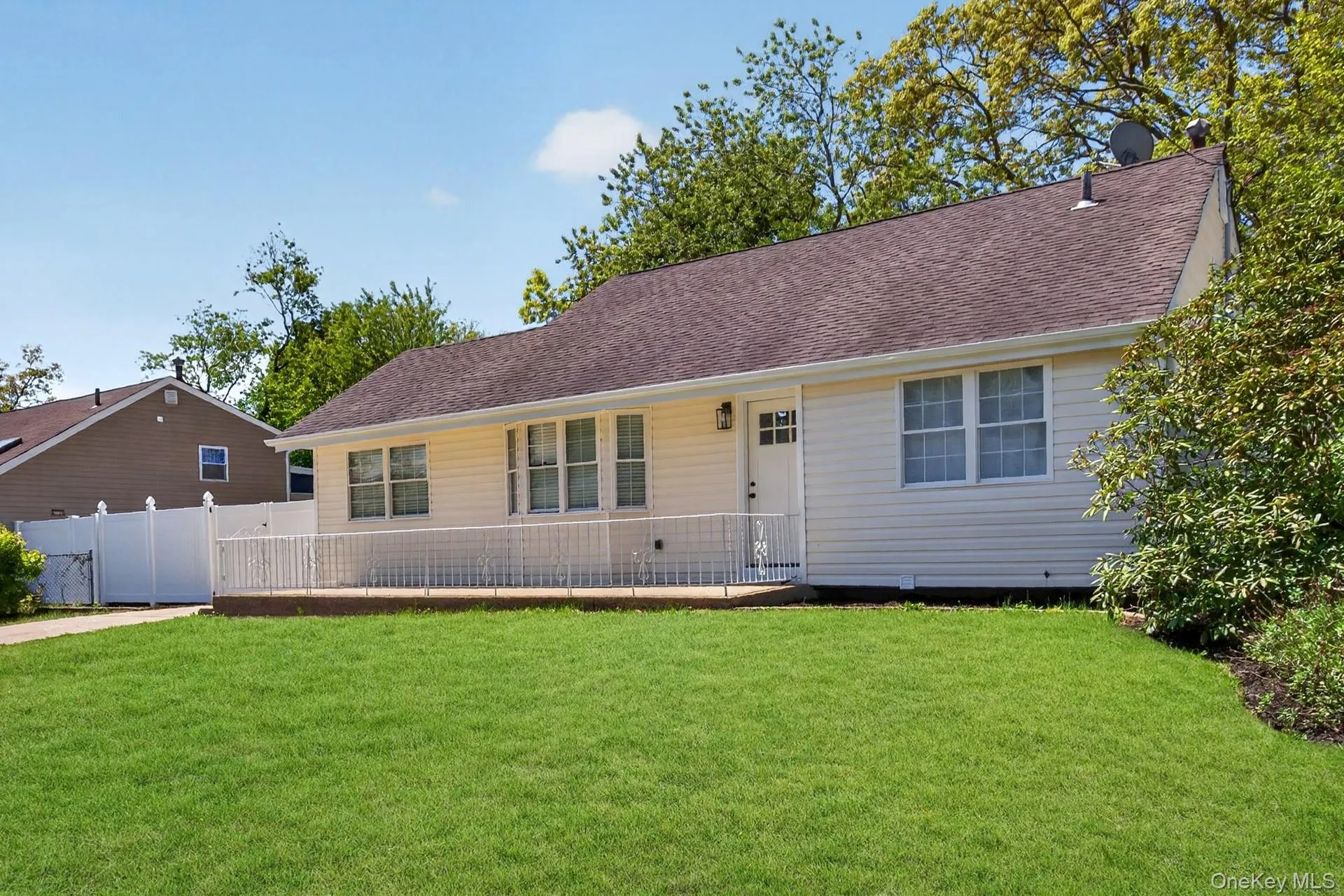 23 Champlain Street, Brookhaven, NY, 3 Bedrooms Bedrooms, 9 Rooms Rooms,2 BathroomsBathrooms,Residential,For Rent,Champlain,0,1021103 23 Champlain Street, Brookhaven, NY, 3 Bedrooms Bedrooms, 9 Rooms Rooms,2 BathroomsBathrooms,Residential,For Rent,Champlain,0,1021103