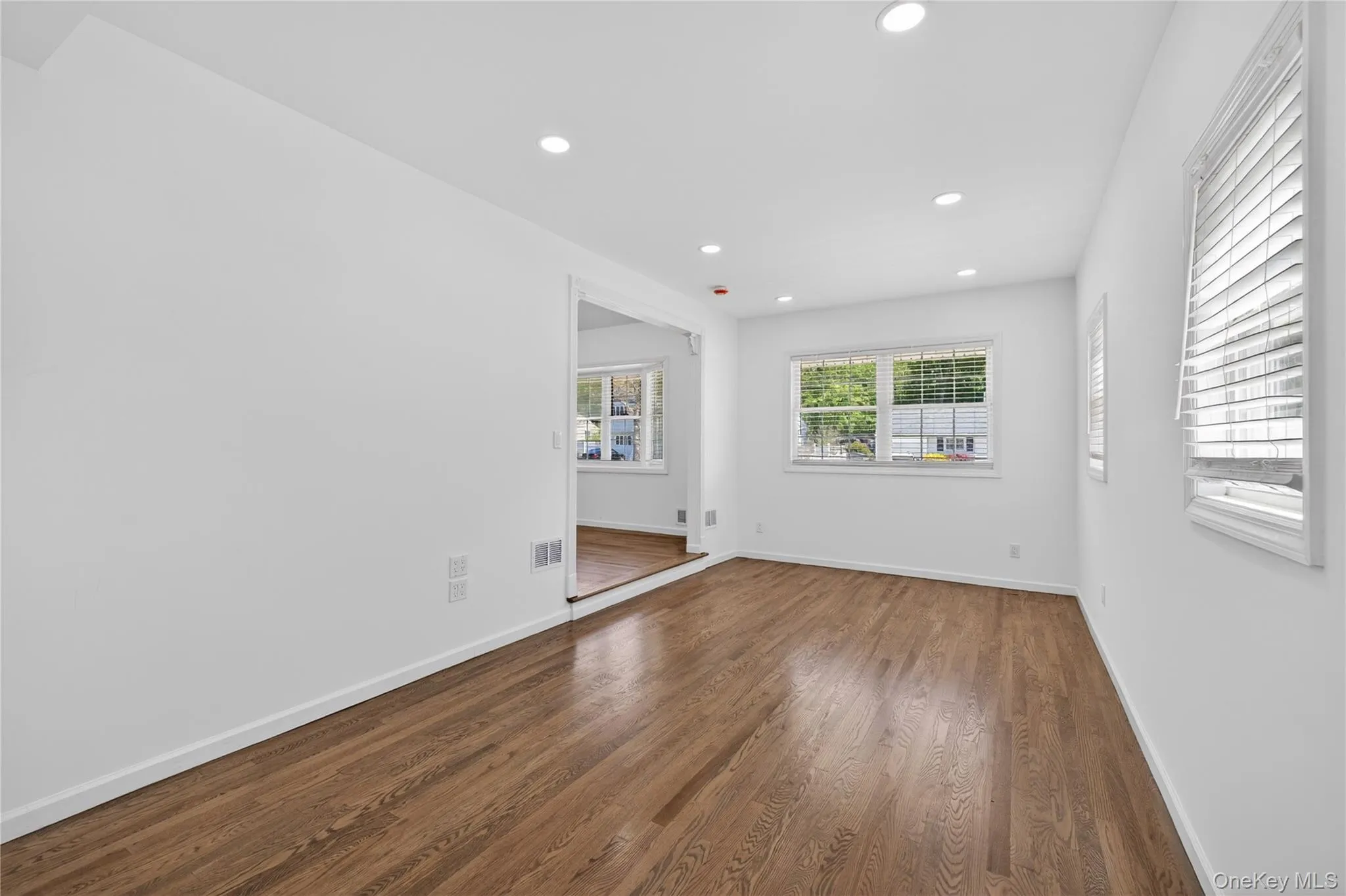 23 Champlain Street, Brookhaven, NY, 3 Bedrooms Bedrooms, 9 Rooms Rooms,2 BathroomsBathrooms,Residential,For Rent,Champlain,0,1021103 23 Champlain Street, Brookhaven, NY, 3 Bedrooms Bedrooms, 9 Rooms Rooms,2 BathroomsBathrooms,Residential,For Rent,Champlain,0,1021103