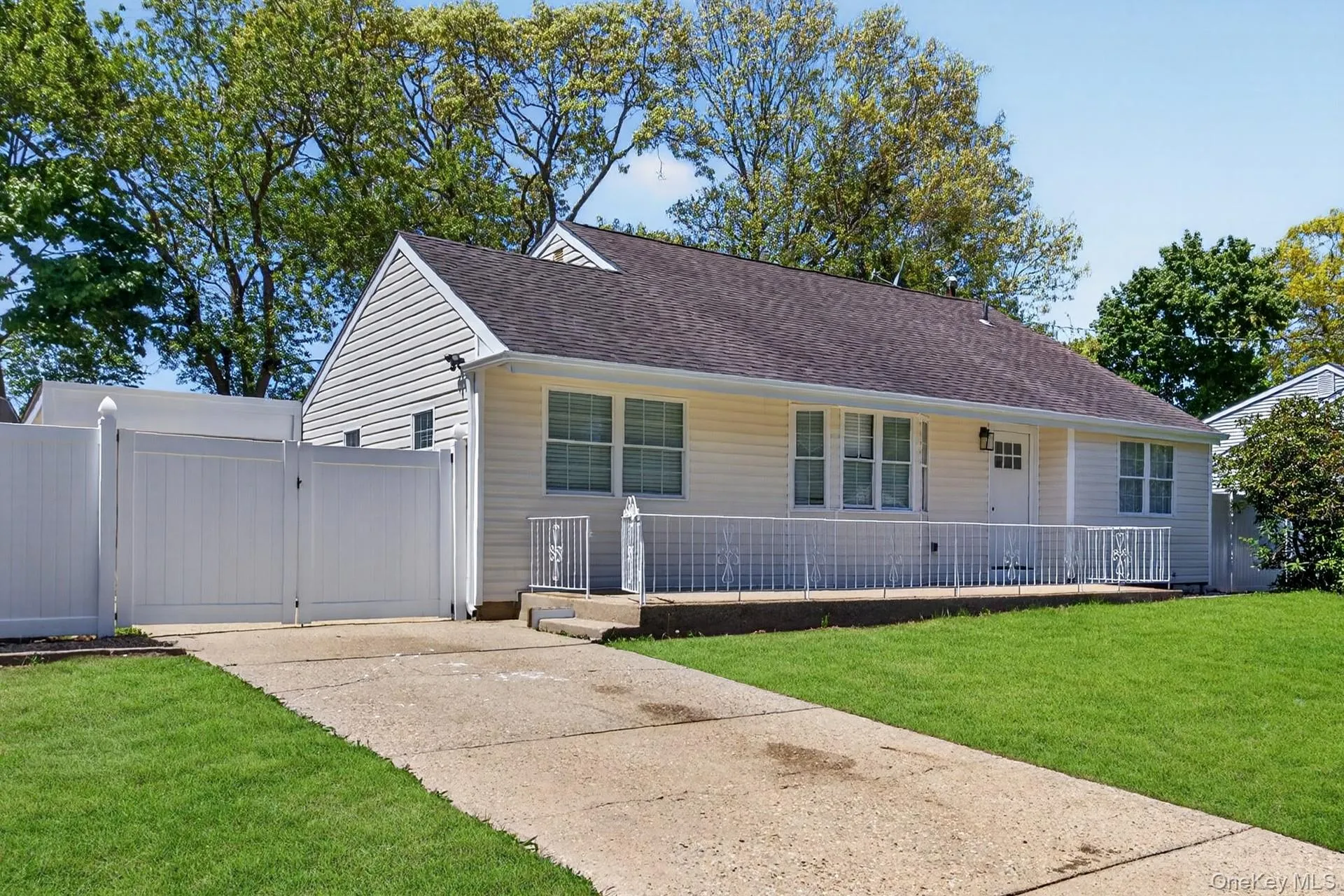 23 Champlain Street, Brookhaven, NY, 3 Bedrooms Bedrooms, 9 Rooms Rooms,2 BathroomsBathrooms,Residential,For Rent,Champlain,0,1021103 23 Champlain Street, Brookhaven, NY, 3 Bedrooms Bedrooms, 9 Rooms Rooms,2 BathroomsBathrooms,Residential,For Rent,Champlain,0,1021103