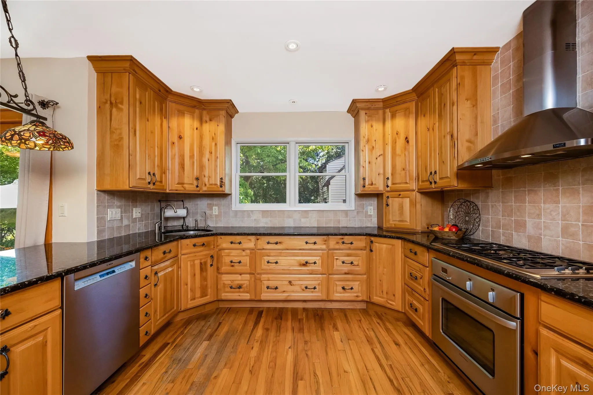 530 Elm Street, Hempstead, NY, 3 Bedrooms Bedrooms, 10 Rooms Rooms,2 BathroomsBathrooms,Residential,For Rent,Elm,0,1021110 530 Elm Street, Hempstead, NY, 3 Bedrooms Bedrooms, 10 Rooms Rooms,2 BathroomsBathrooms,Residential,For Rent,Elm,0,1021110