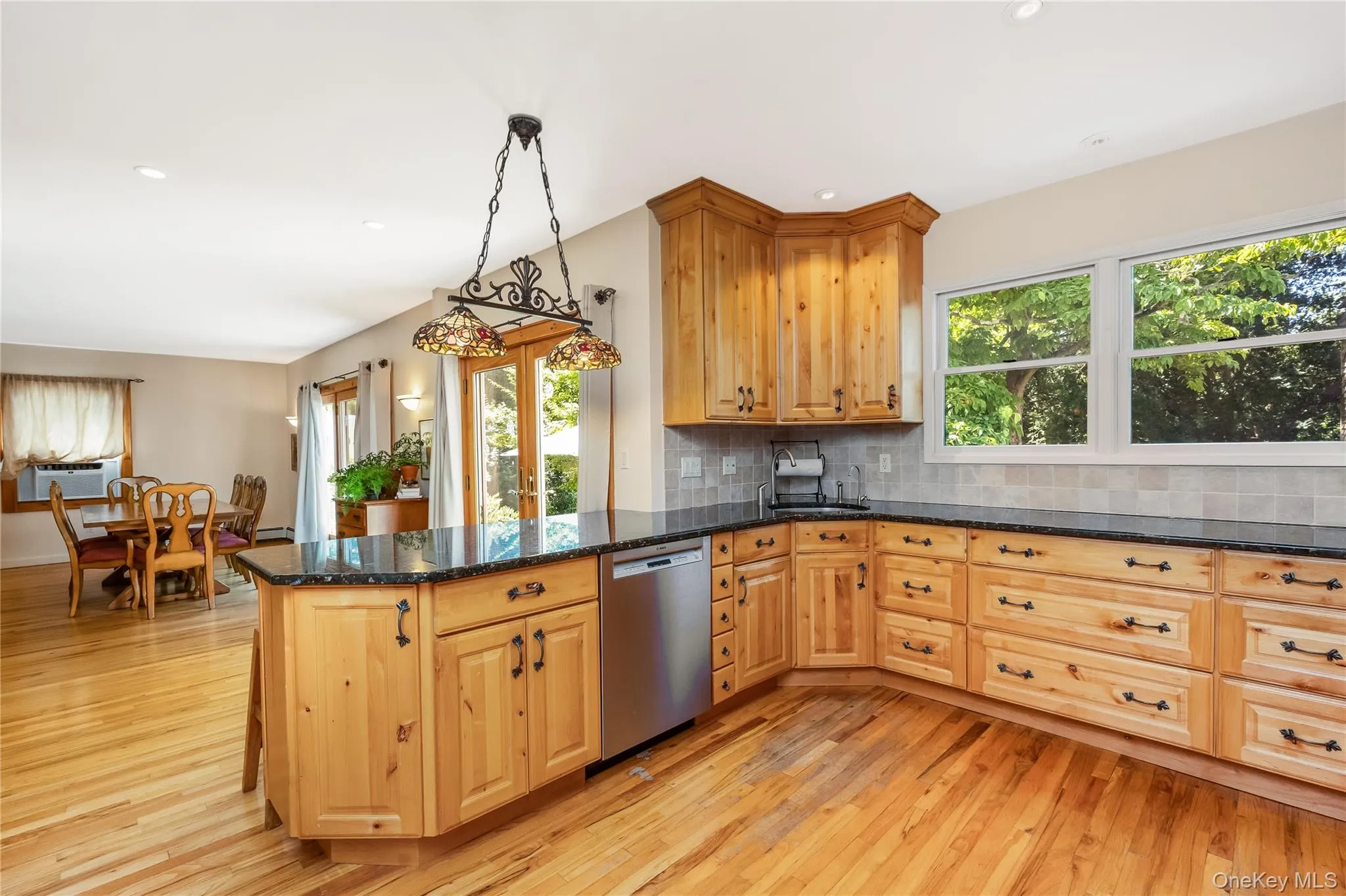 530 Elm Street, Hempstead, NY, 3 Bedrooms Bedrooms, 10 Rooms Rooms,2 BathroomsBathrooms,Residential,For Rent,Elm,0,1021110 530 Elm Street, Hempstead, NY, 3 Bedrooms Bedrooms, 10 Rooms Rooms,2 BathroomsBathrooms,Residential,For Rent,Elm,0,1021110