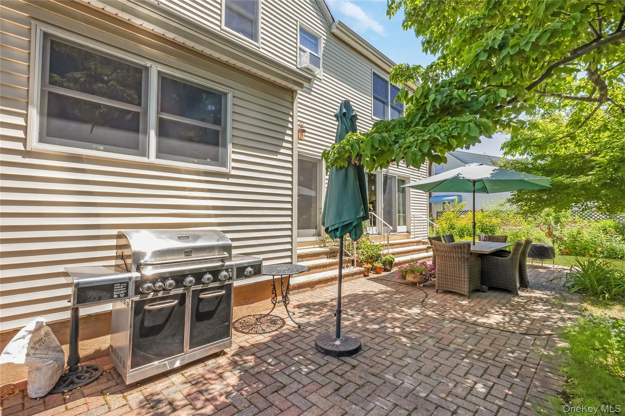 530 Elm Street, Hempstead, NY, 3 Bedrooms Bedrooms, 10 Rooms Rooms,2 BathroomsBathrooms,Residential,For Rent,Elm,0,1021110 530 Elm Street, Hempstead, NY, 3 Bedrooms Bedrooms, 10 Rooms Rooms,2 BathroomsBathrooms,Residential,For Rent,Elm,0,1021110