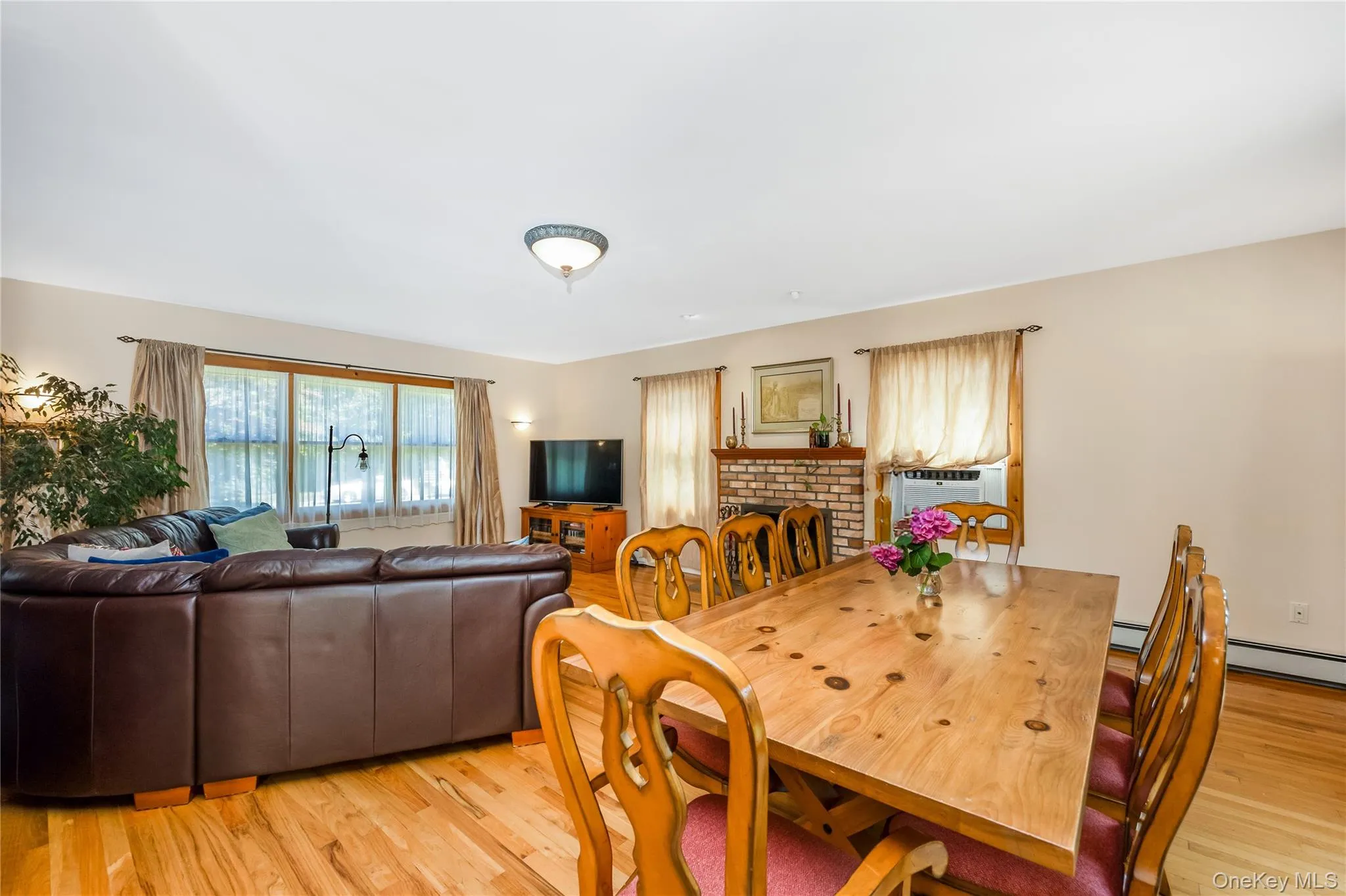 530 Elm Street, Hempstead, NY, 3 Bedrooms Bedrooms, 10 Rooms Rooms,2 BathroomsBathrooms,Residential,For Rent,Elm,0,1021110 530 Elm Street, Hempstead, NY, 3 Bedrooms Bedrooms, 10 Rooms Rooms,2 BathroomsBathrooms,Residential,For Rent,Elm,0,1021110