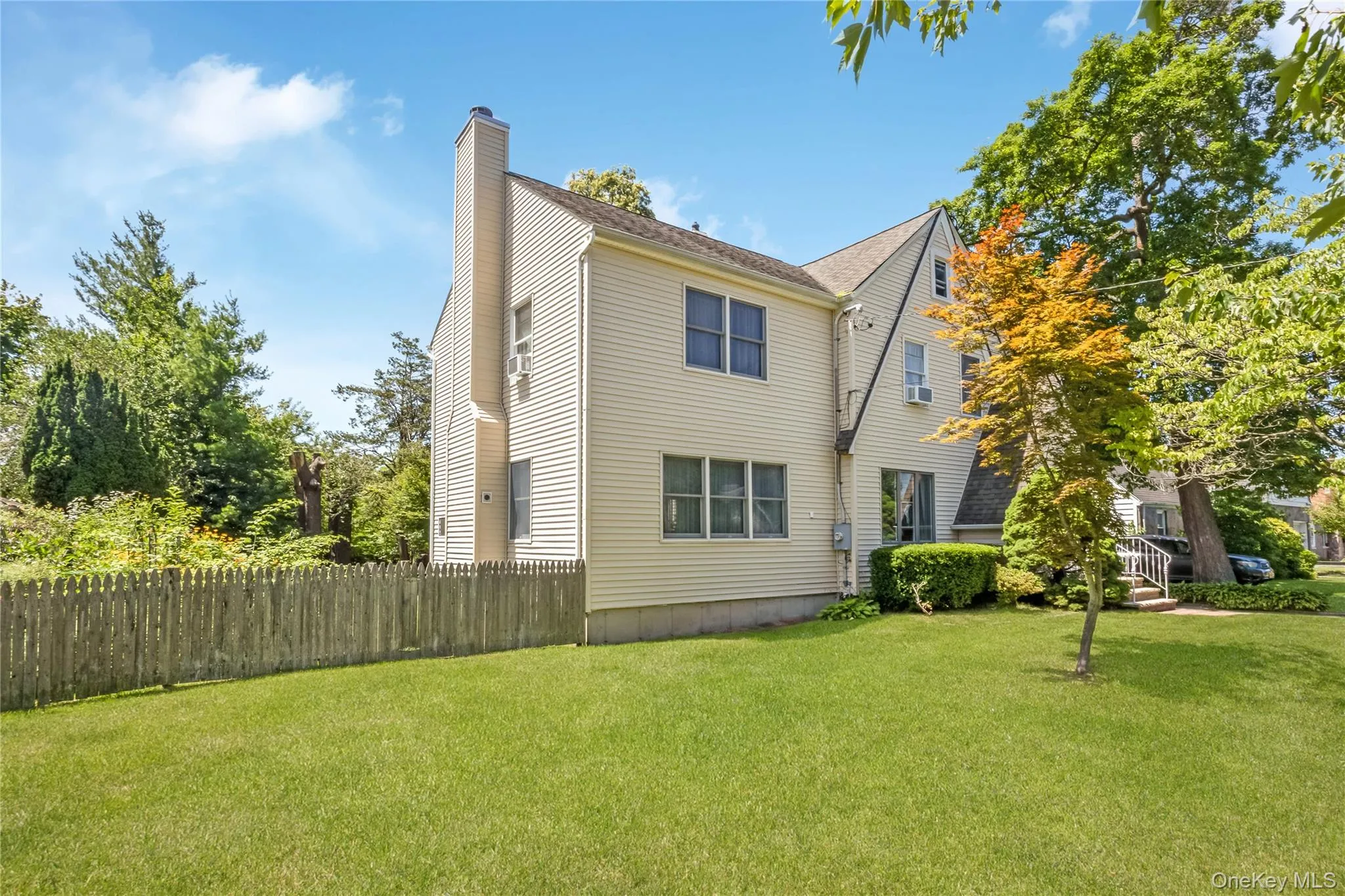 530 Elm Street, Hempstead, NY, 3 Bedrooms Bedrooms, 10 Rooms Rooms,2 BathroomsBathrooms,Residential,For Rent,Elm,0,1021110 530 Elm Street, Hempstead, NY, 3 Bedrooms Bedrooms, 10 Rooms Rooms,2 BathroomsBathrooms,Residential,For Rent,Elm,0,1021110
