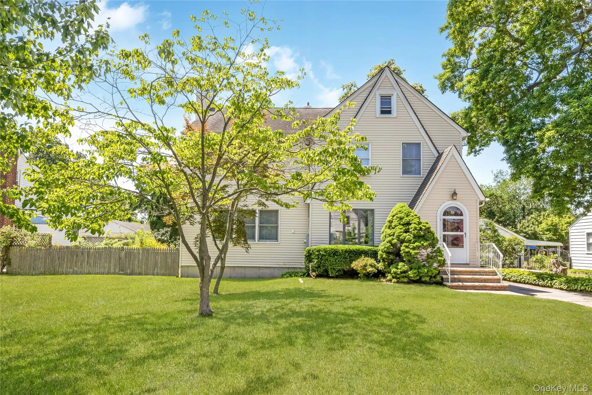 530 Elm Street, Hempstead, NY, 3 Bedrooms Bedrooms, 10 Rooms Rooms,2 BathroomsBathrooms,Residential,For Rent,Elm,0,1021110 530 Elm Street, Hempstead, NY, 3 Bedrooms Bedrooms, 10 Rooms Rooms,2 BathroomsBathrooms,Residential,For Rent,Elm,0,1021110